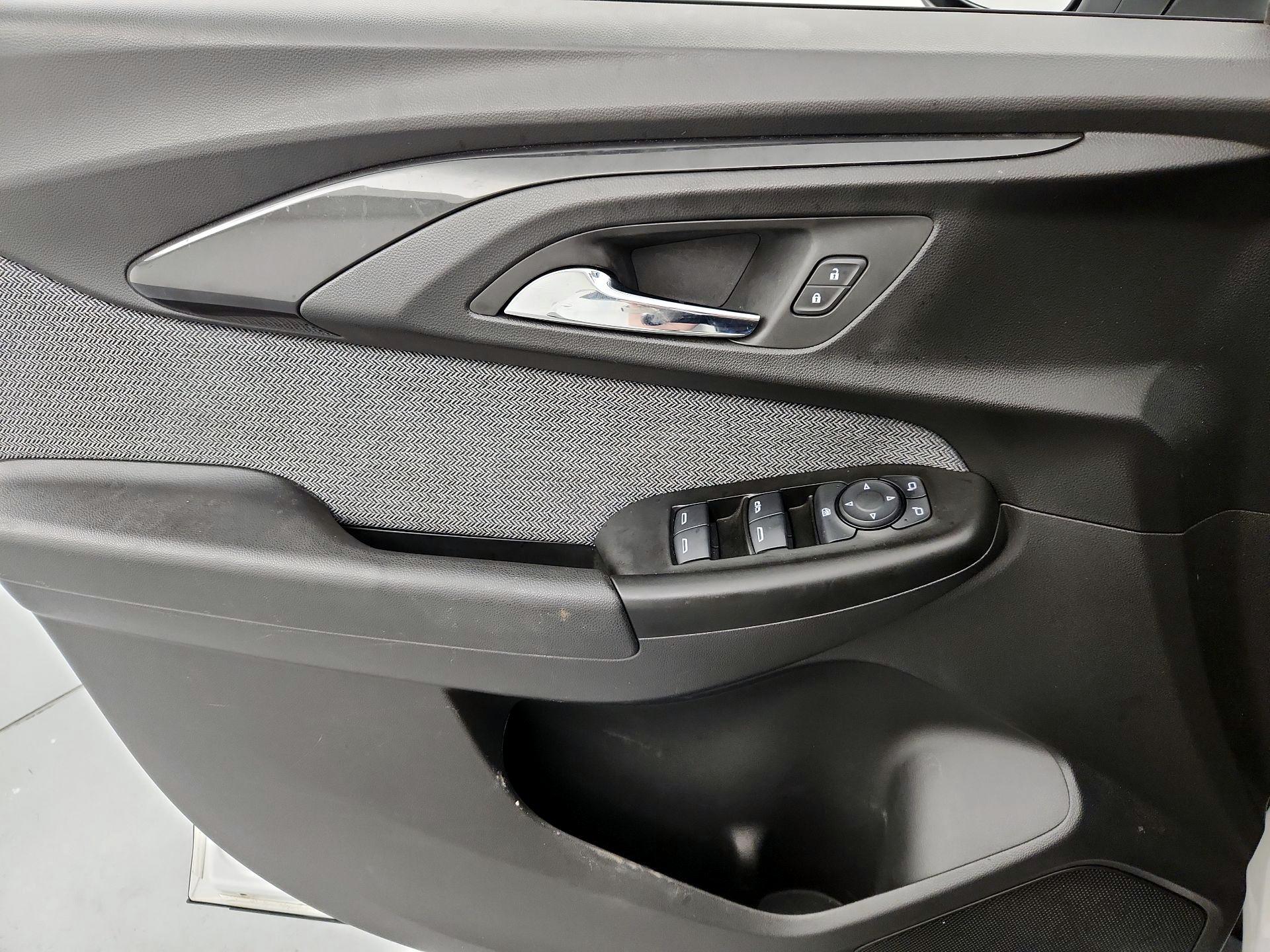 Thumbnail: 2023 Chevrolet TrailBlazer - 12