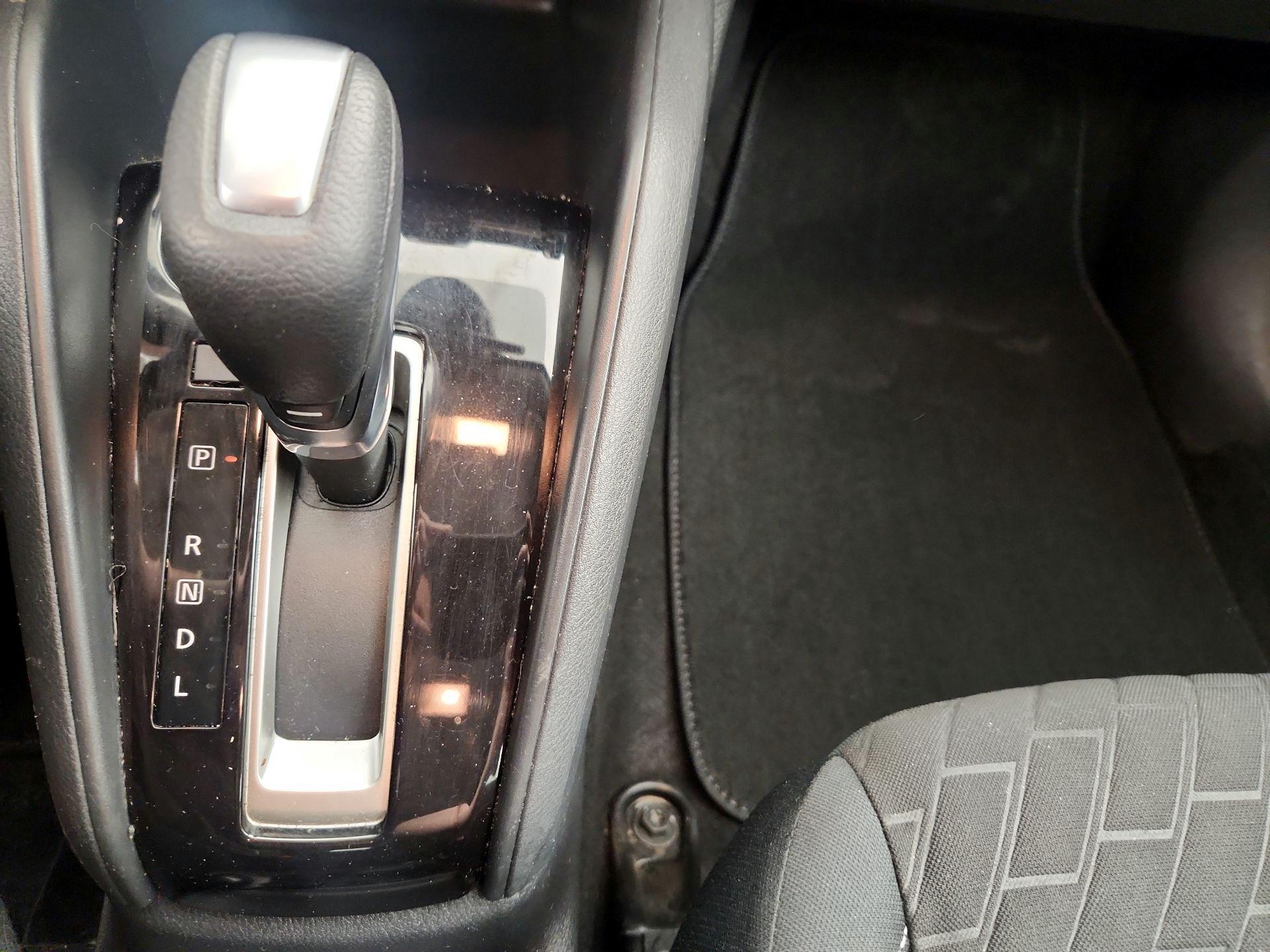 Thumbnail: 2021 Nissan Kicks - 17