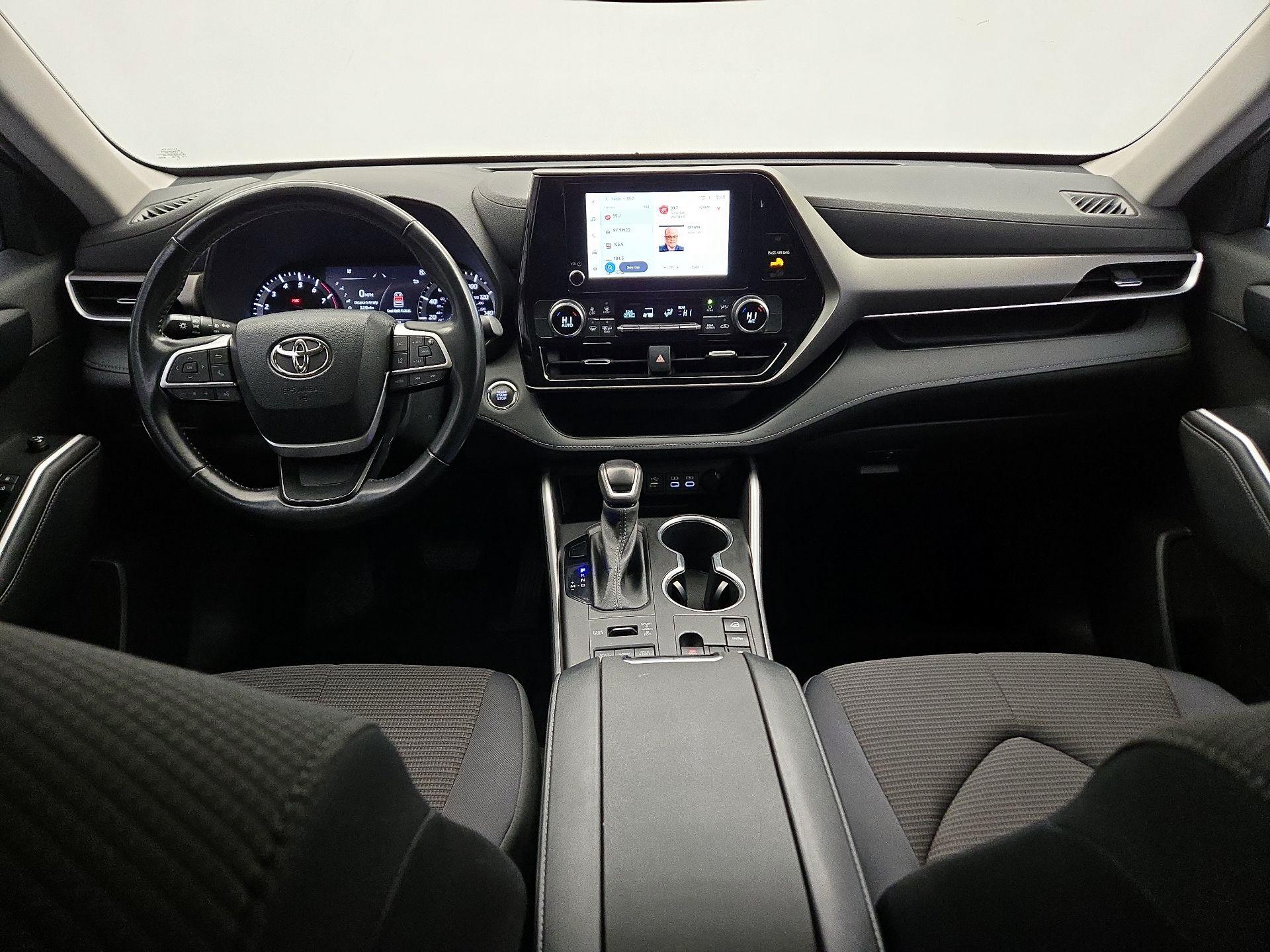 Thumbnail: 2023 Toyota Highlander - 9