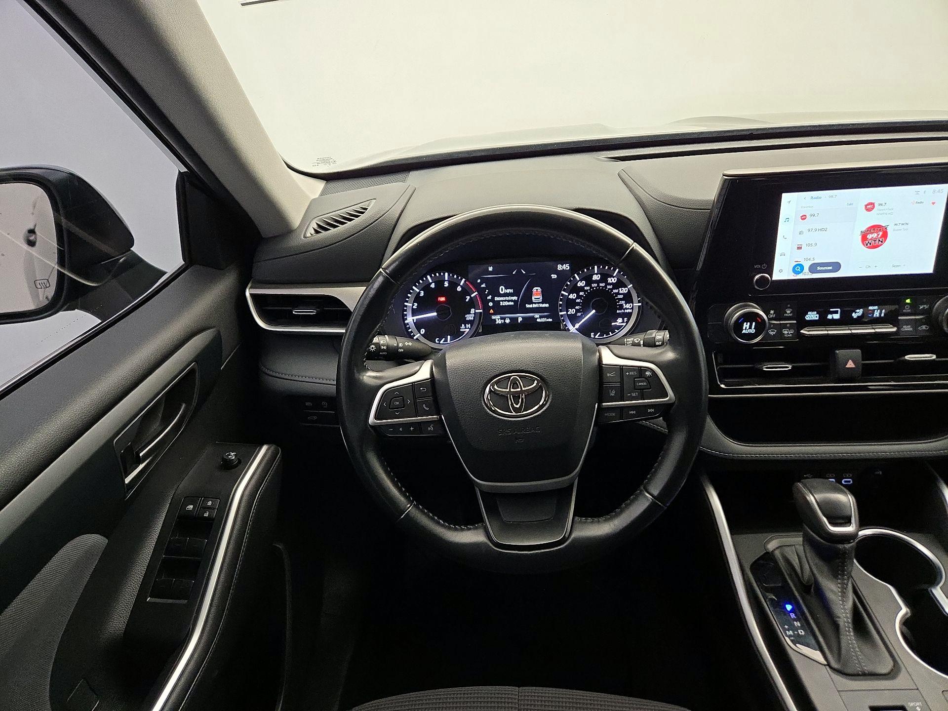 Thumbnail: 2023 Toyota Highlander - 10