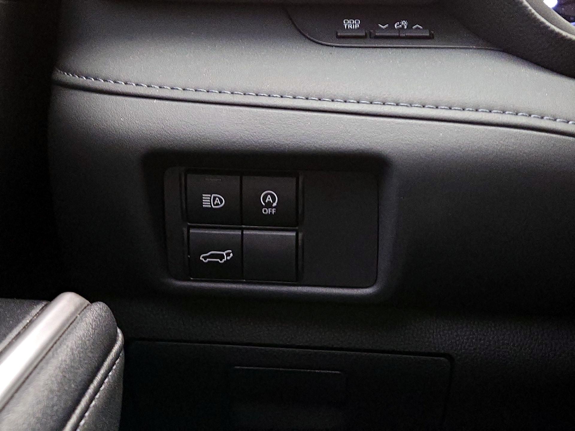 Thumbnail: 2023 Toyota Highlander - 13