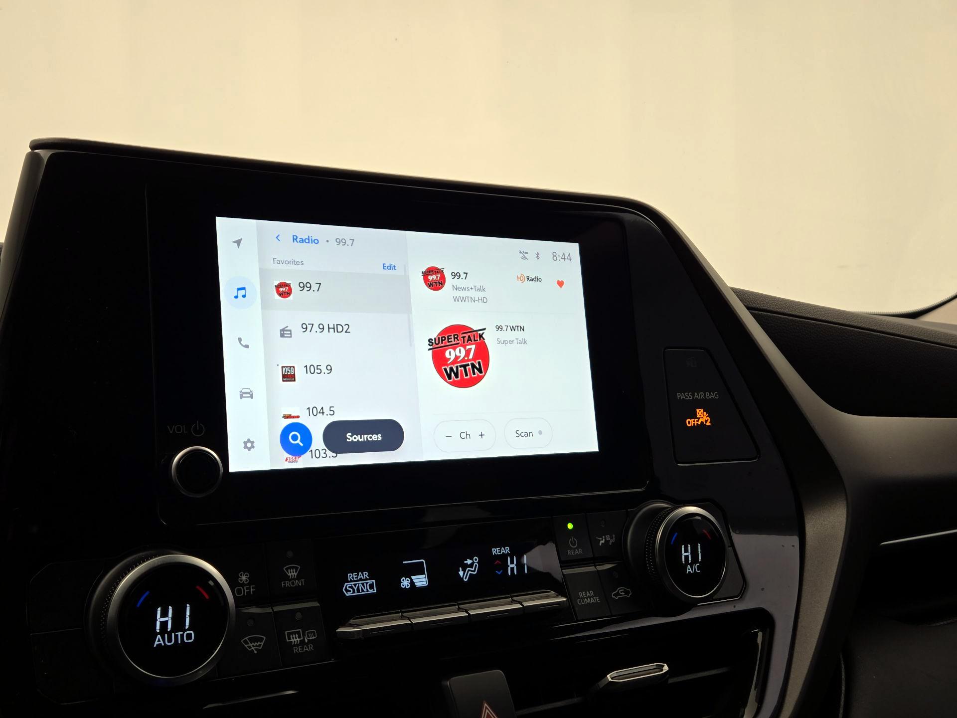 Thumbnail: 2023 Toyota Highlander - 15