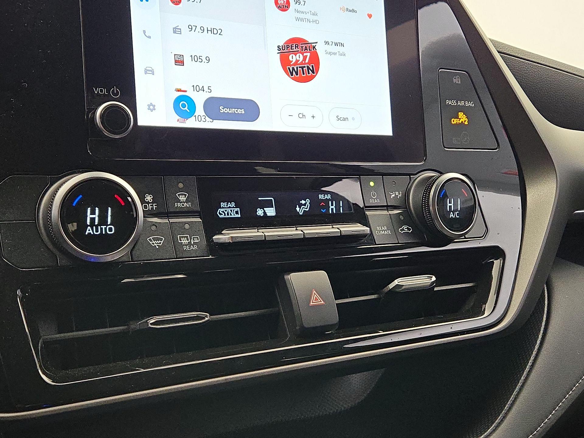 Thumbnail: 2023 Toyota Highlander - 16