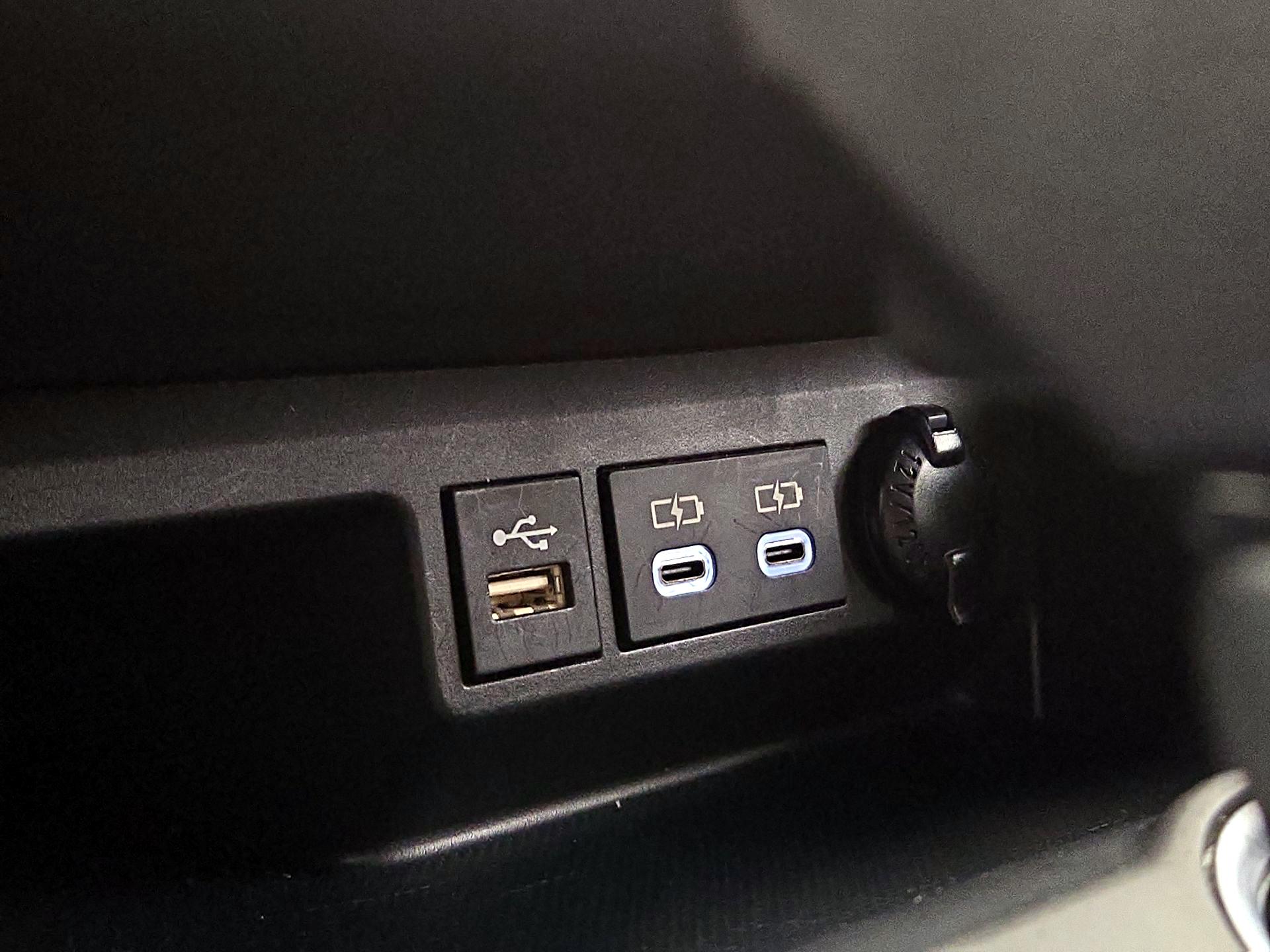 Thumbnail: 2023 Toyota Highlander - 18