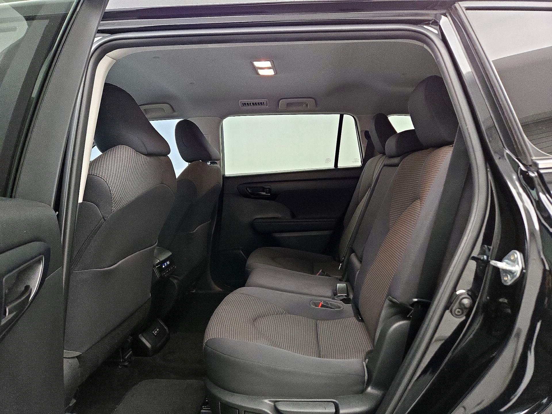 Thumbnail: 2023 Toyota Highlander - 19