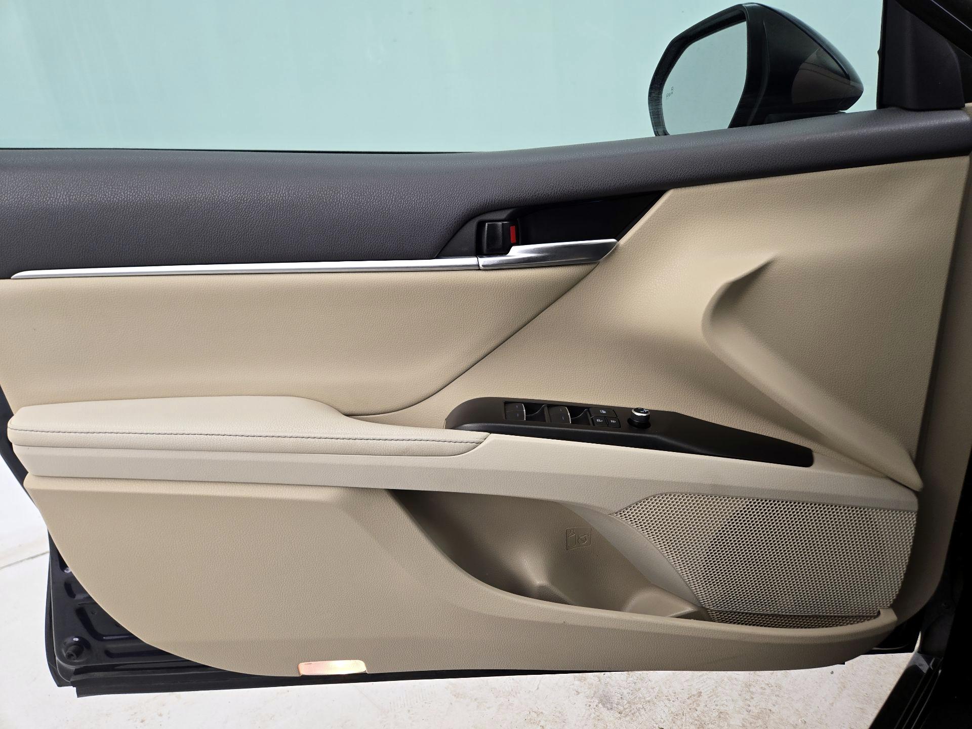 Thumbnail: 2022 Toyota Camry - 12