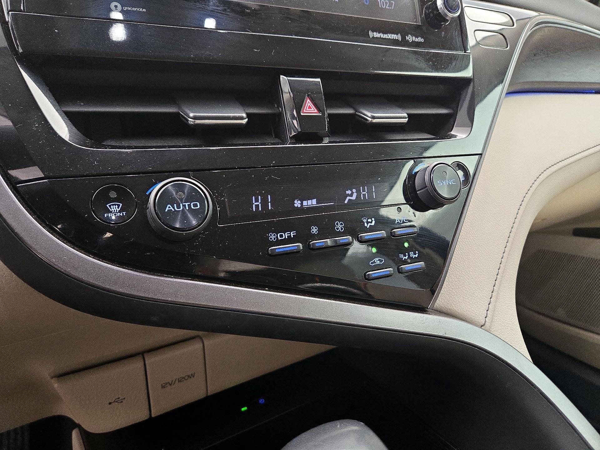 Thumbnail: 2022 Toyota Camry - 16