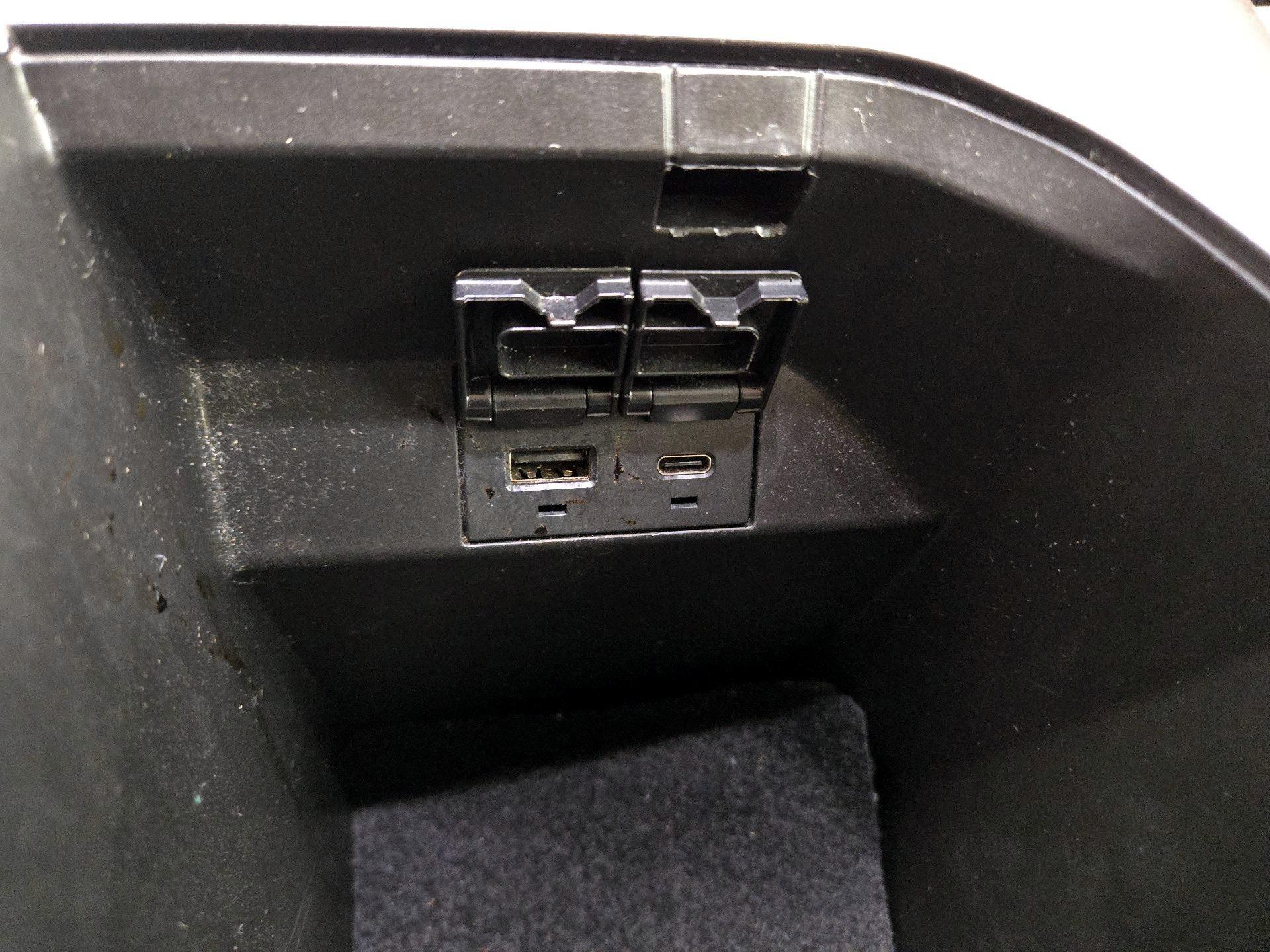 Thumbnail: 2022 Toyota Camry - 18