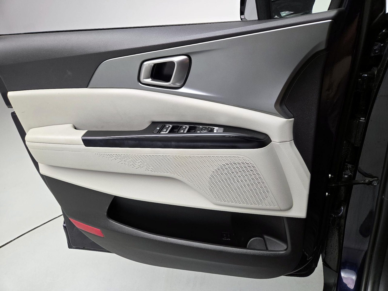 2024 Kia Carnival LX Seat Pkg - Photo 13