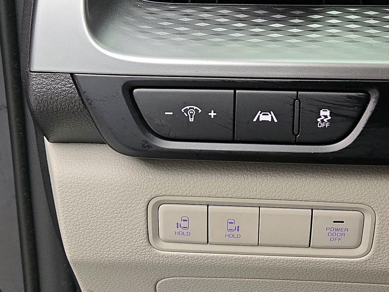 2024 Kia Carnival LX Seat Pkg - Photo 14