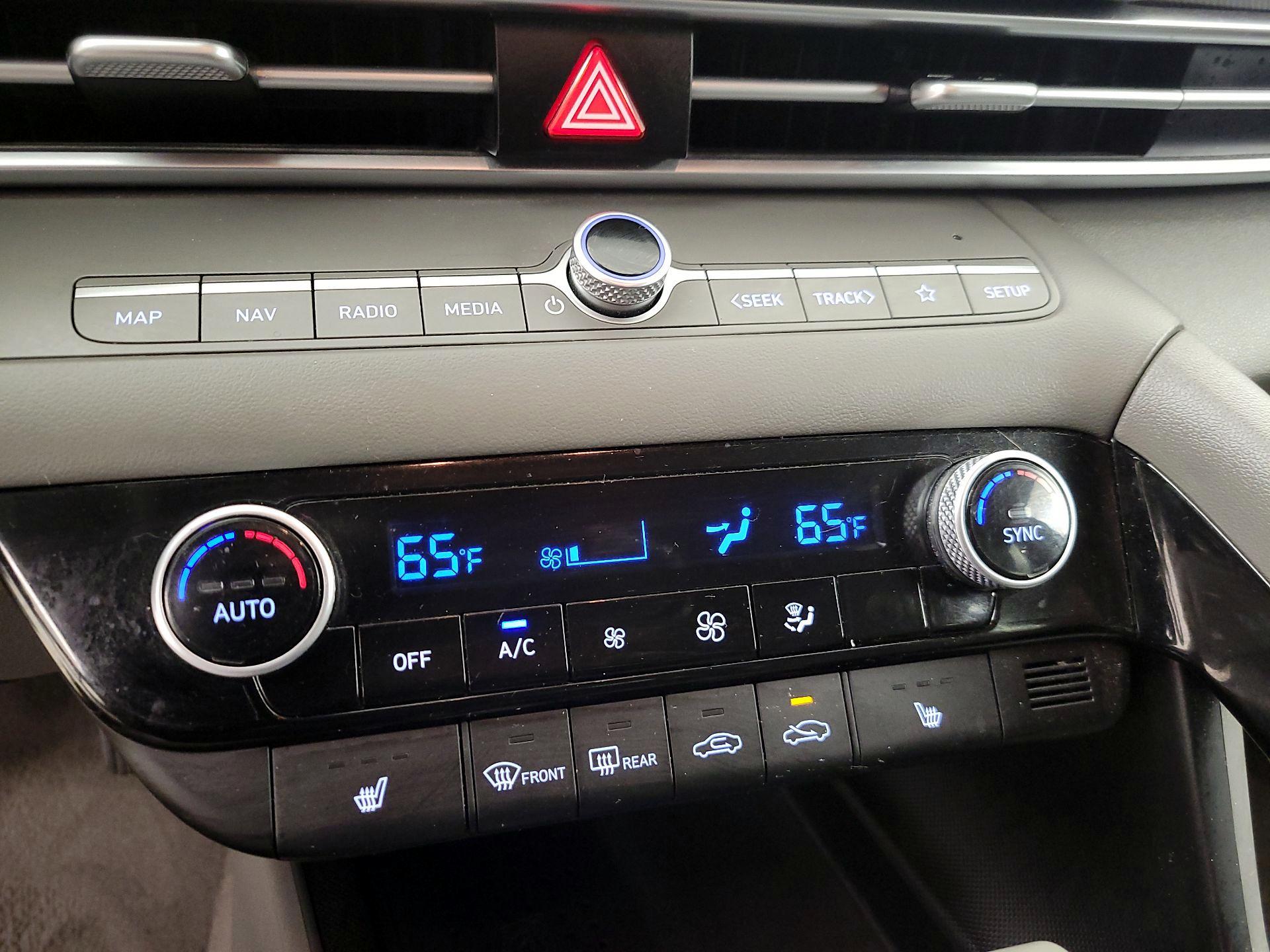 Thumbnail: 2023 Hyundai Elantra - 17