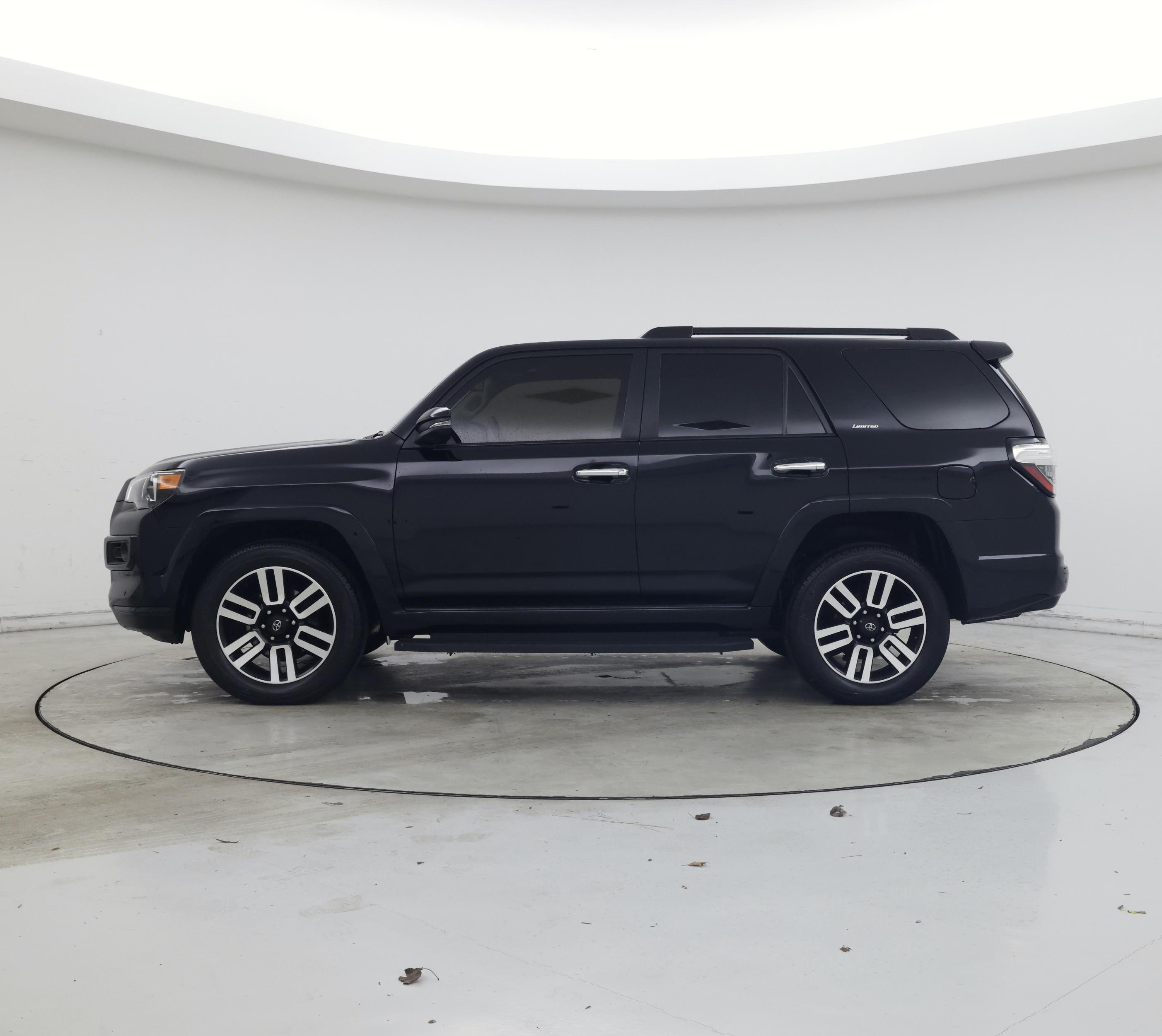 Thumbnail: 2023 Toyota 4Runner - 3