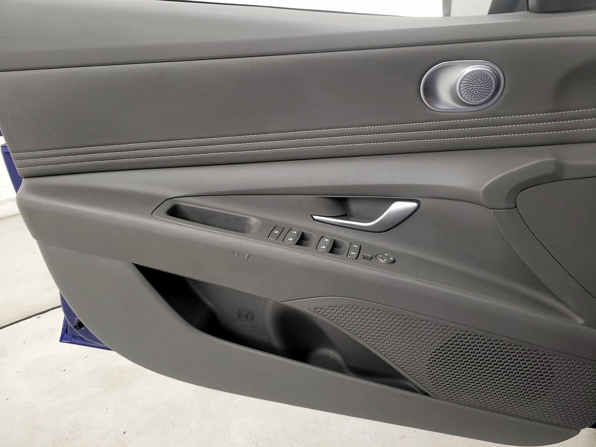 Thumbnail: 2024 Hyundai Elantra - 12