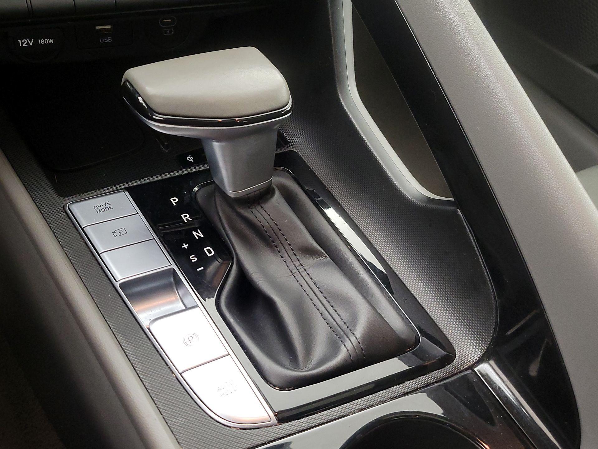 Thumbnail: 2024 Hyundai Elantra - 18