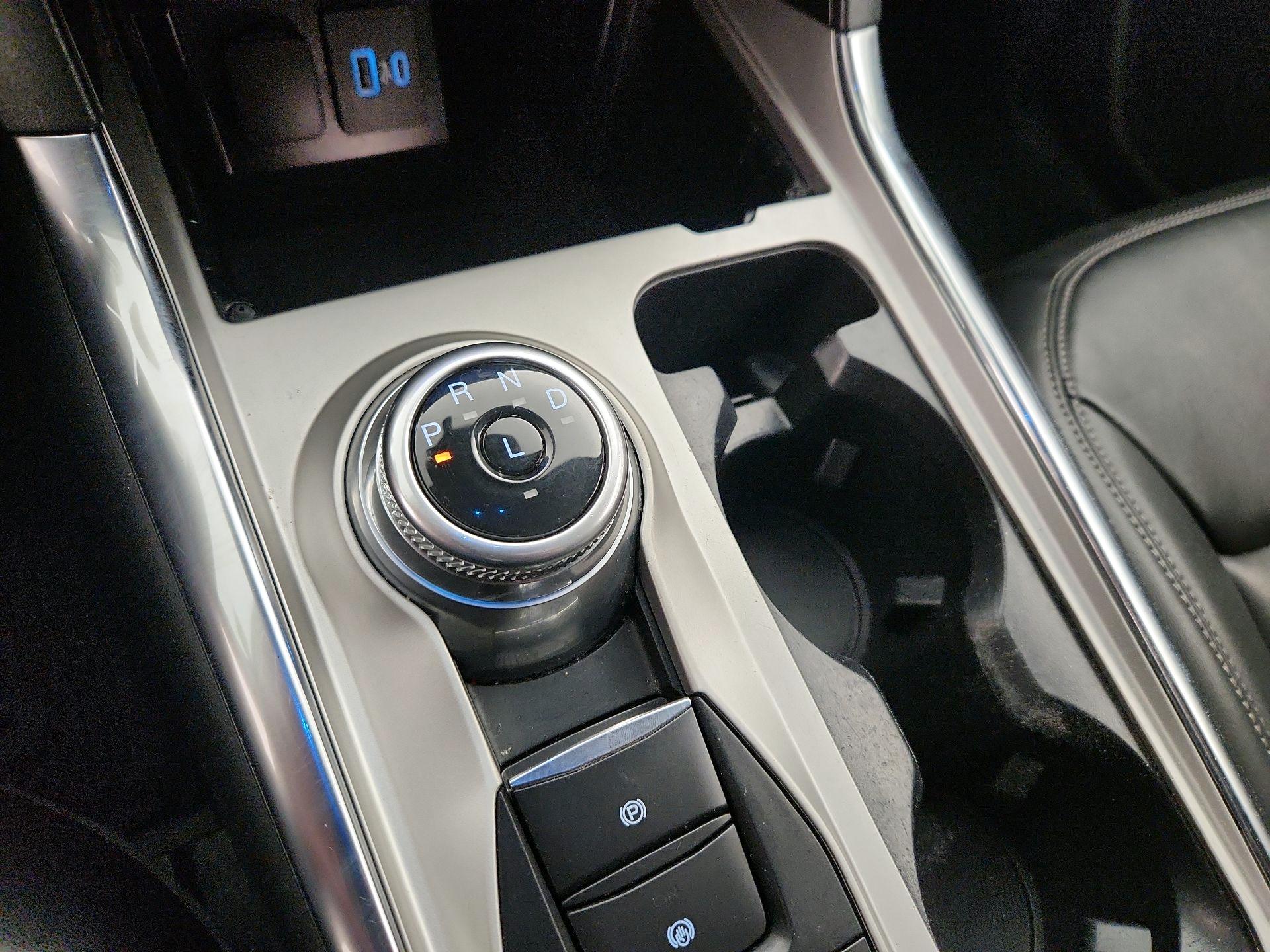 Thumbnail: 2022 Ford Explorer - 17