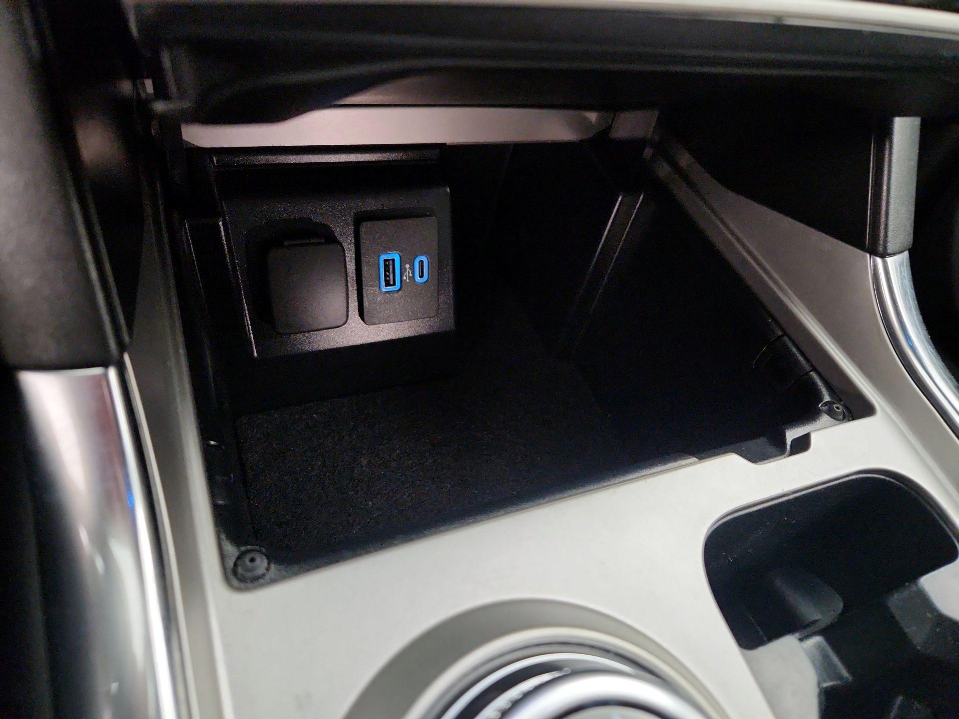 Thumbnail: 2022 Ford Explorer - 18