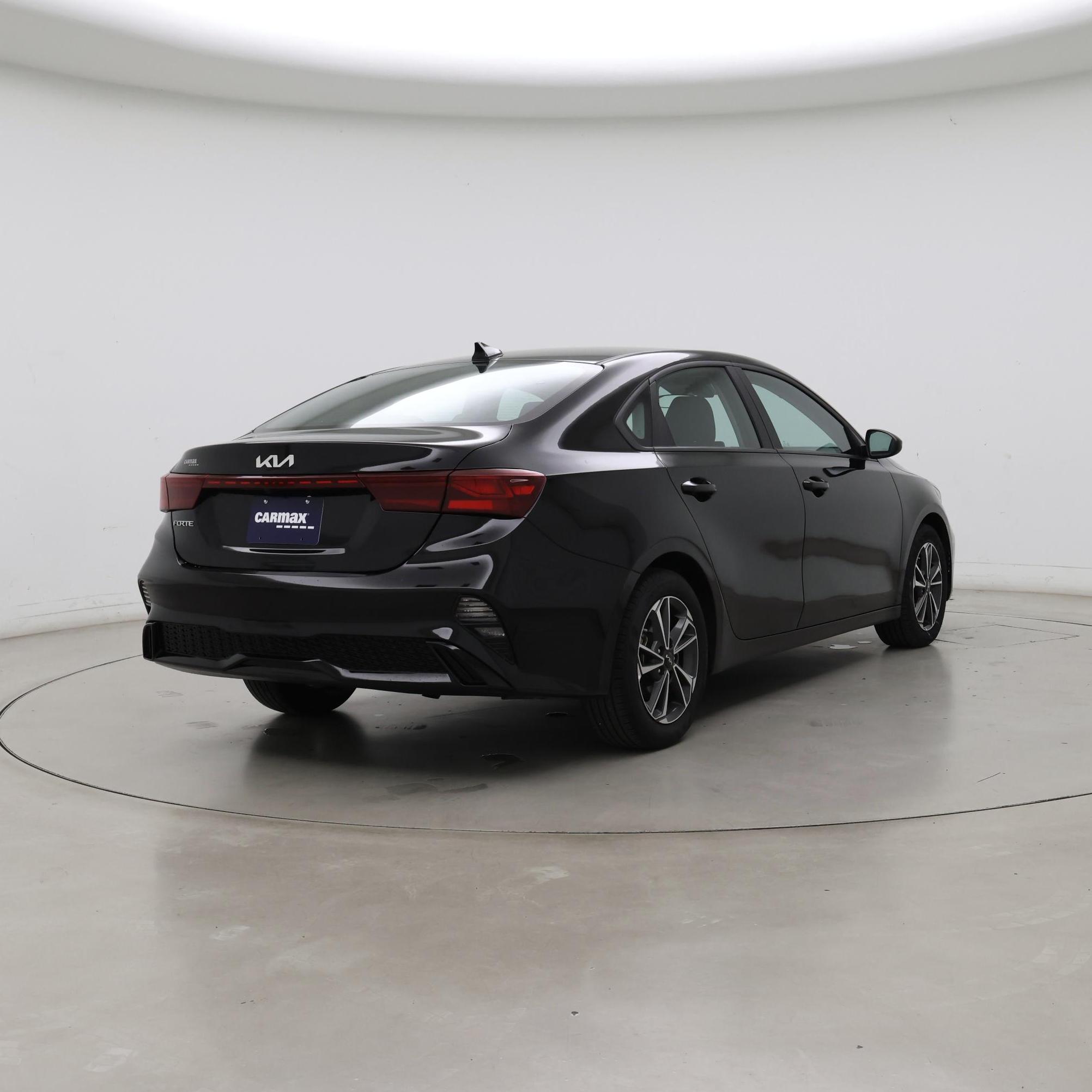 Thumbnail: 2024 Kia Forte - 8