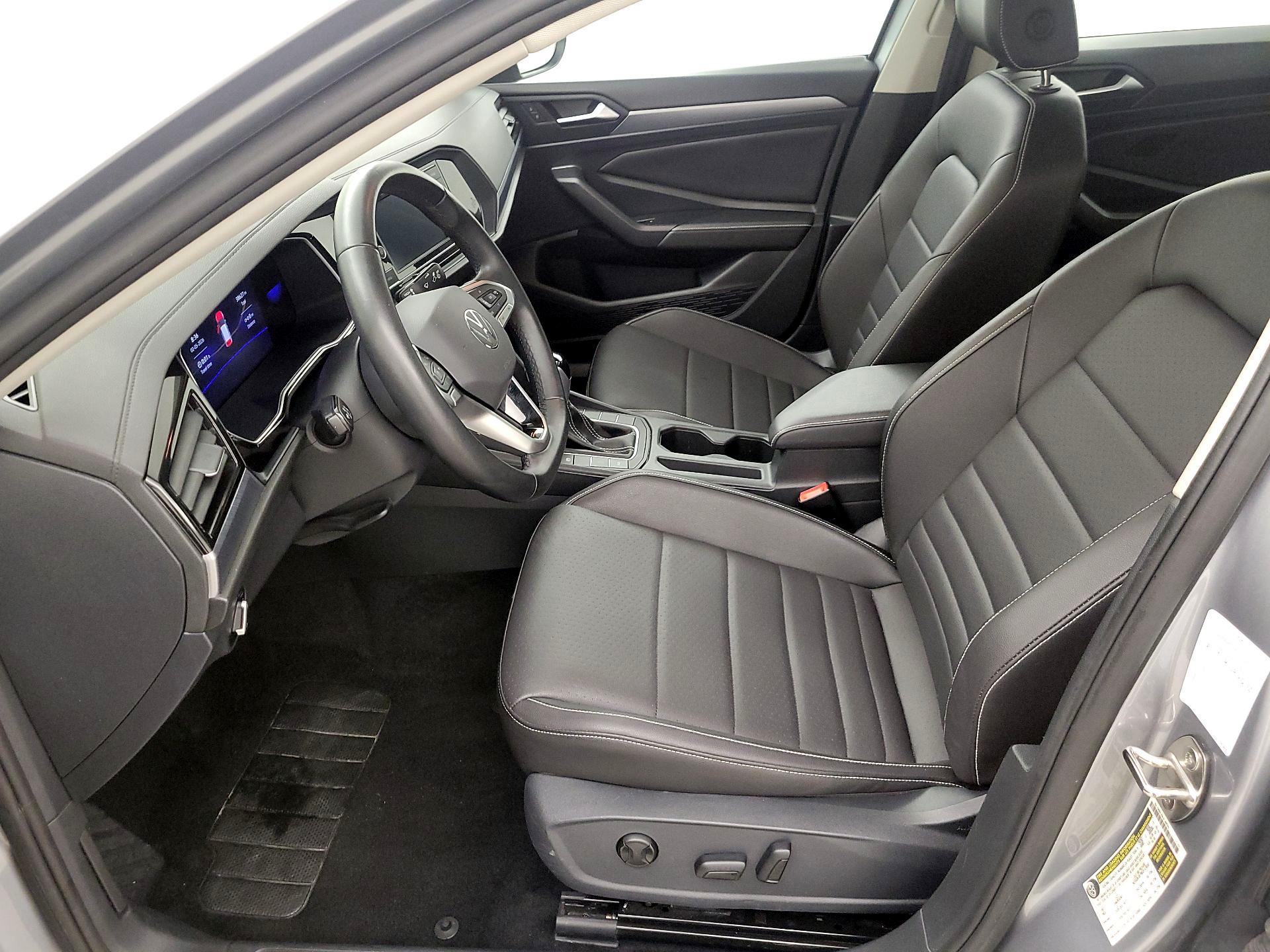 Thumbnail: 2024 Volkswagen Jetta - 11