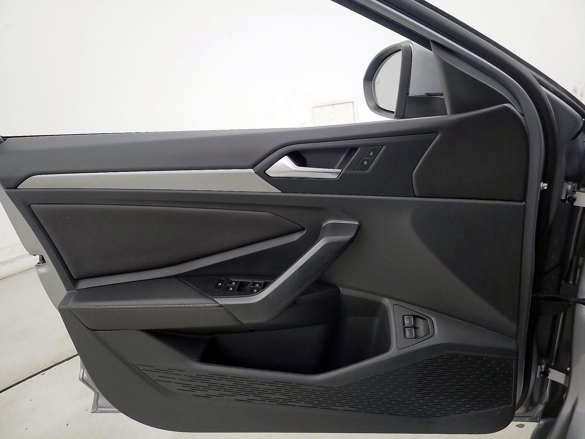 Thumbnail: 2024 Volkswagen Jetta - 12