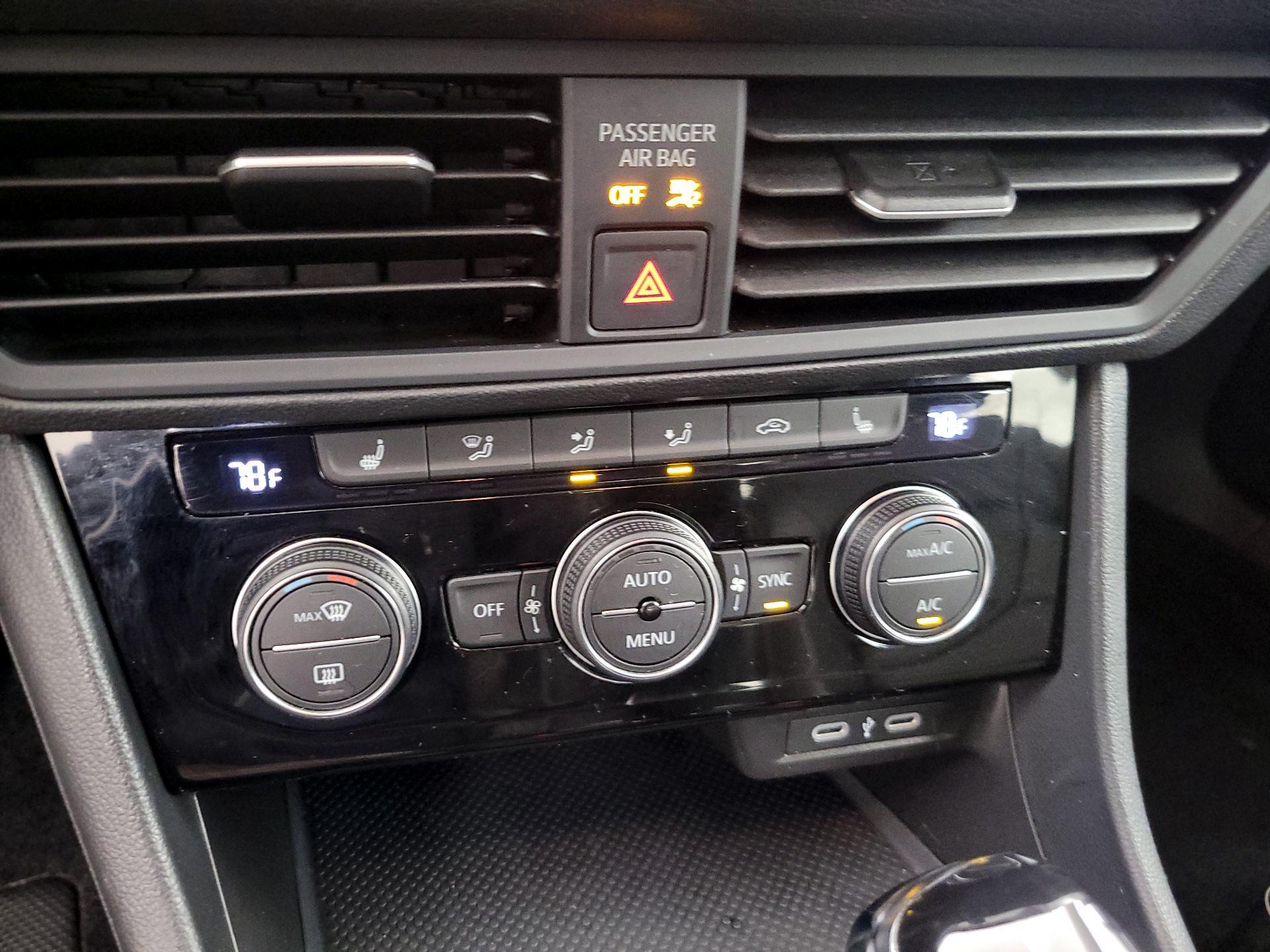 Thumbnail: 2024 Volkswagen Jetta - 16