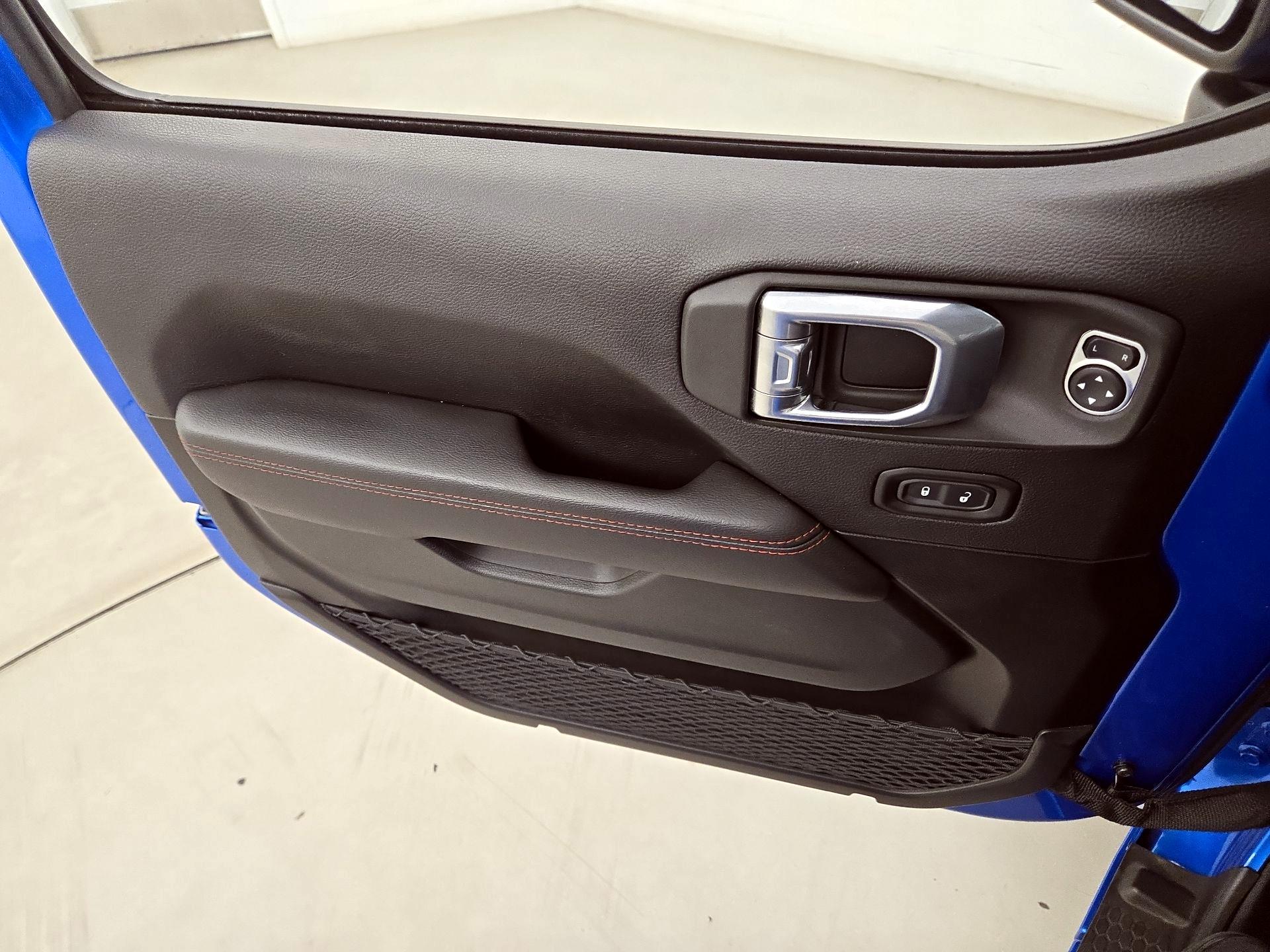 Thumbnail: 2021 Jeep Gladiator - 12