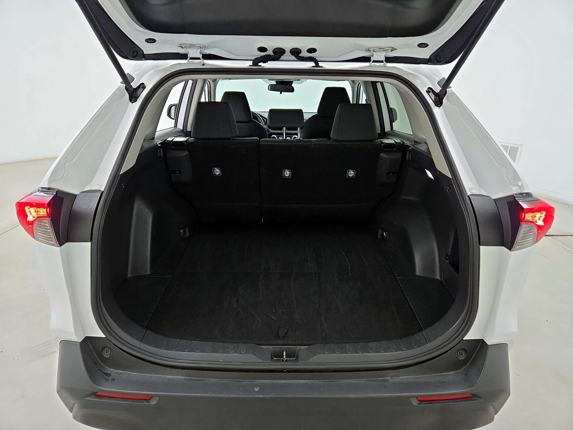 Thumbnail: 2024 Toyota RAV4 - 20