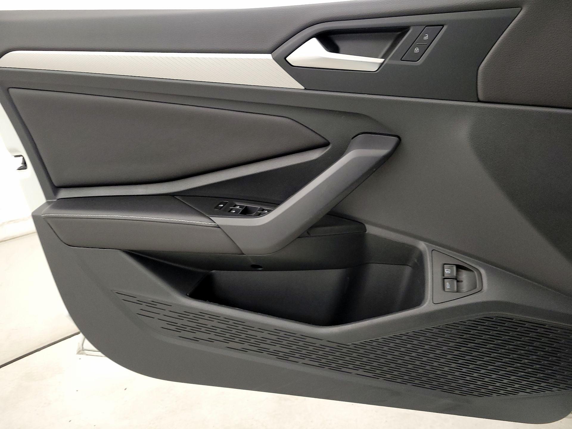 Thumbnail: 2023 Volkswagen Jetta - 12