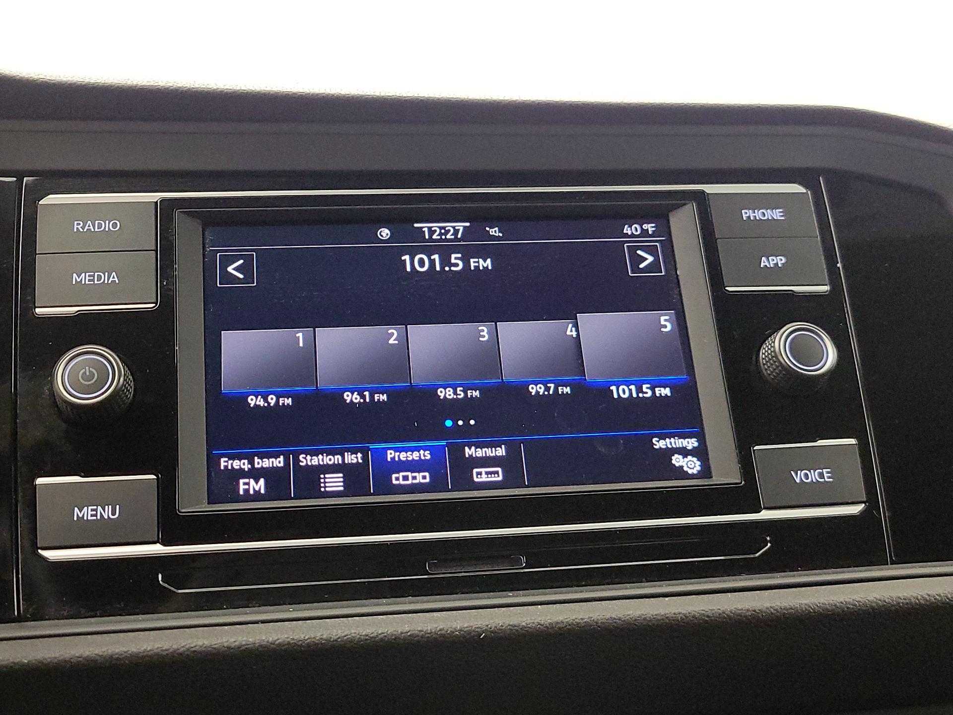 Thumbnail: 2023 Volkswagen Jetta - 15