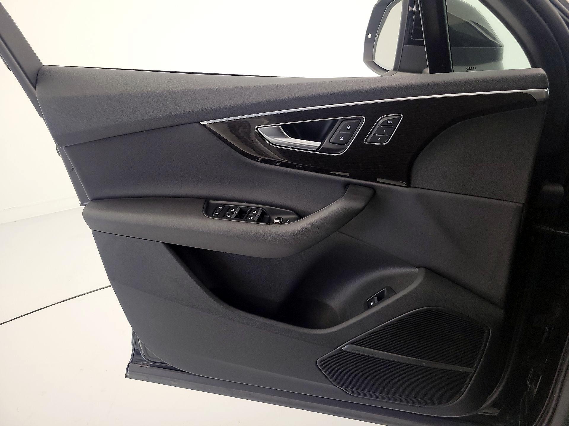 Thumbnail: 2022 Audi Q7 - 12