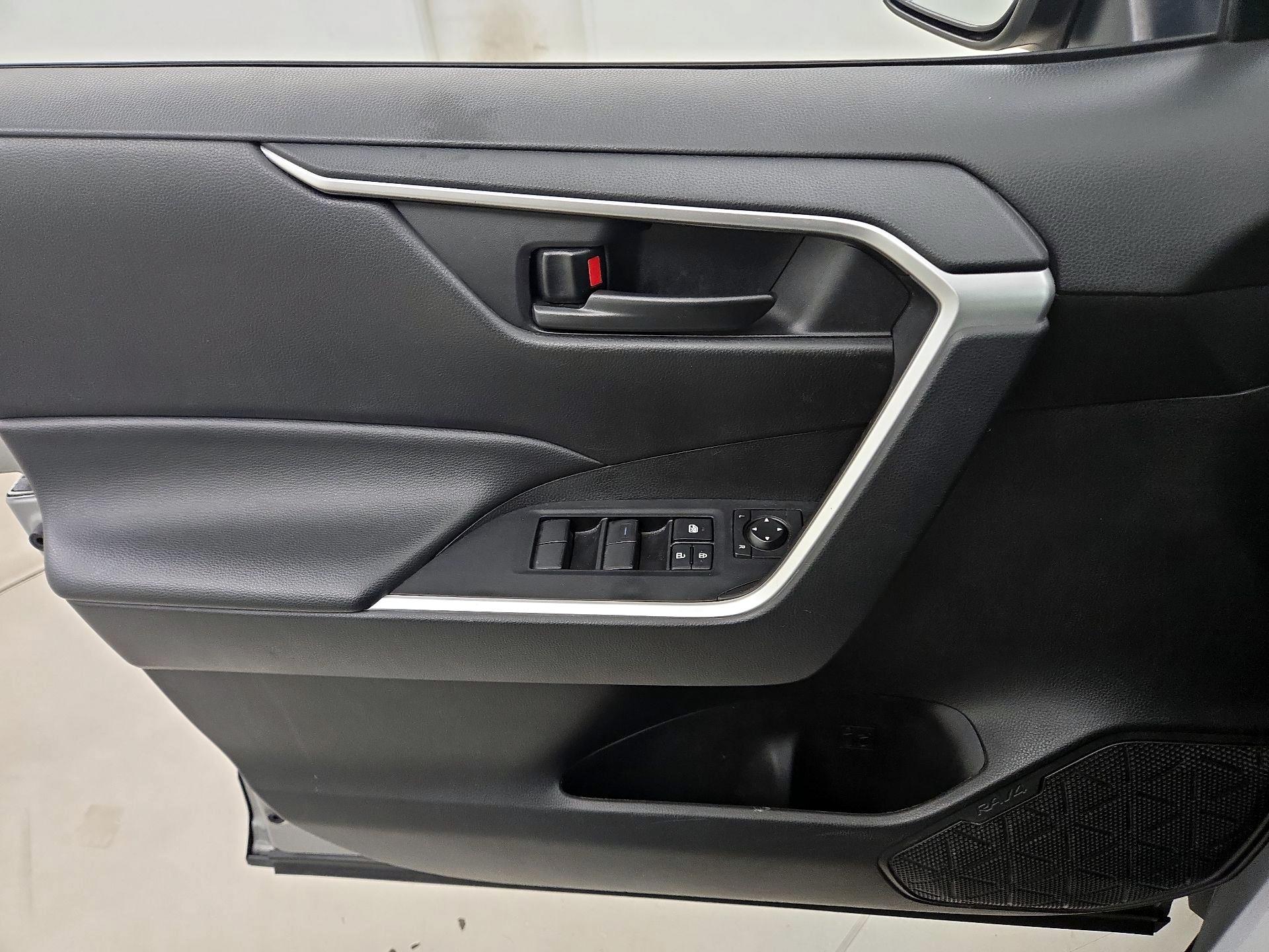 Thumbnail: 2024 Toyota RAV4 - 12