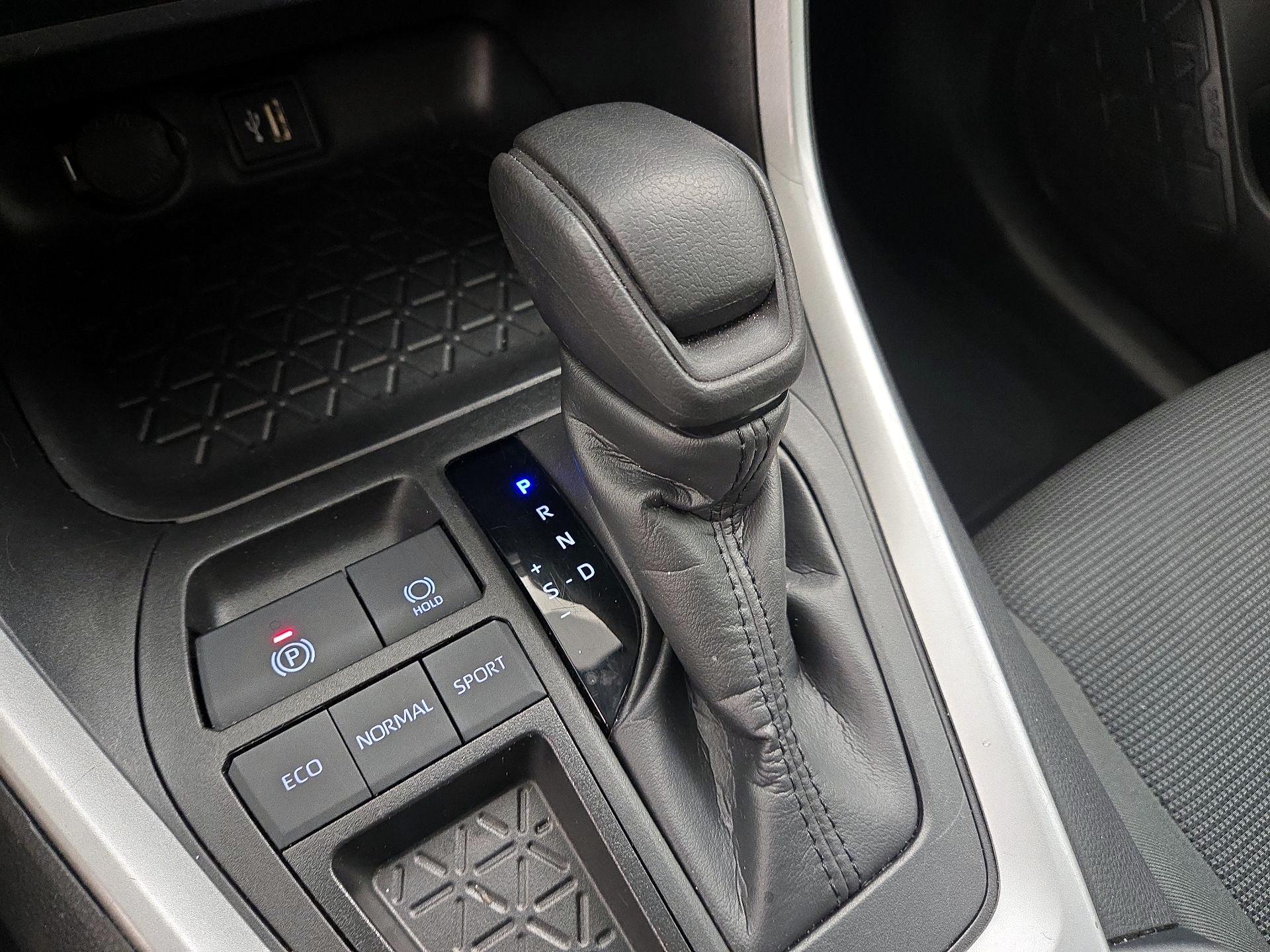 Thumbnail: 2024 Toyota RAV4 - 17