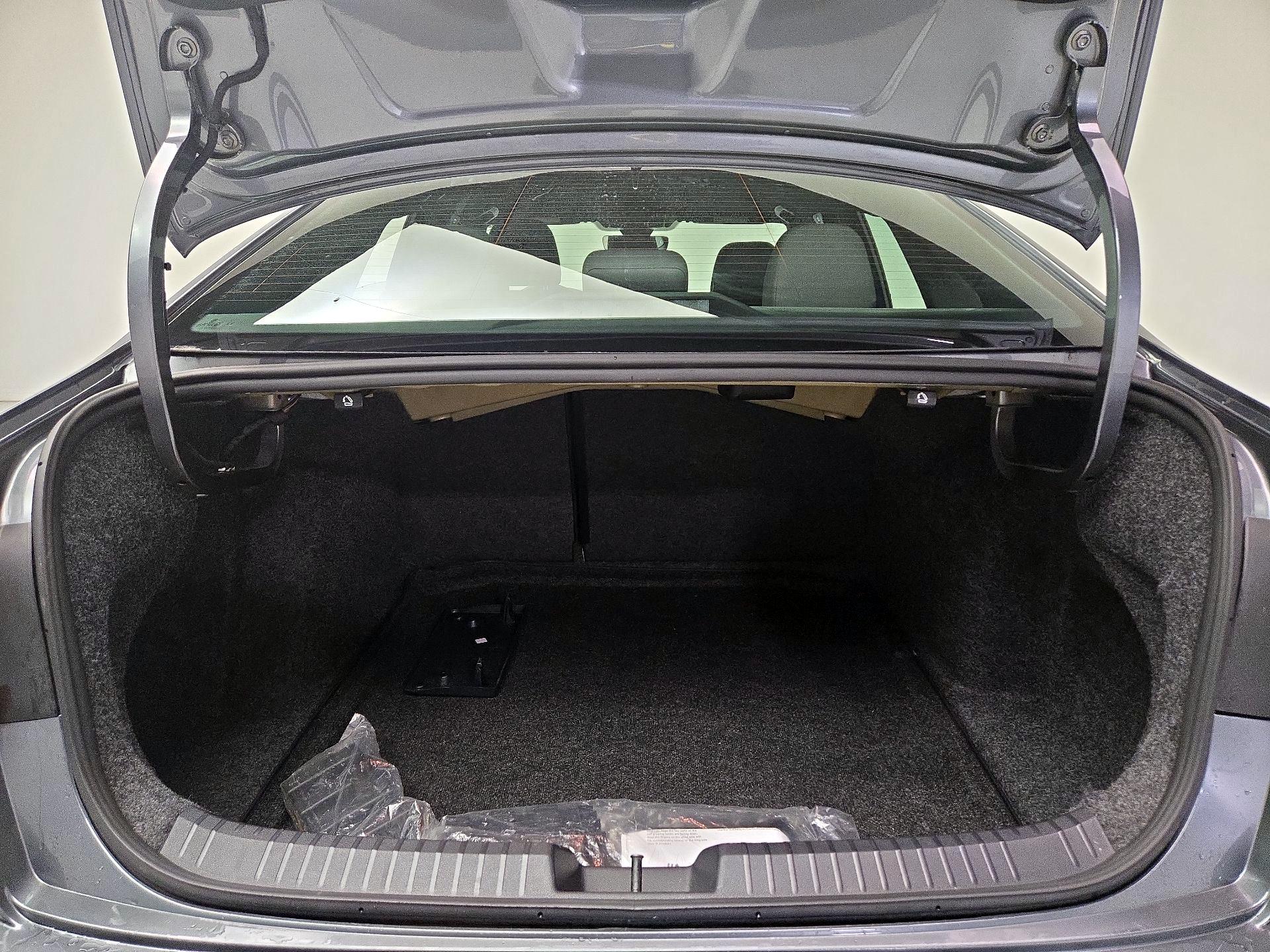 Thumbnail: 2024 Volkswagen Jetta - 20