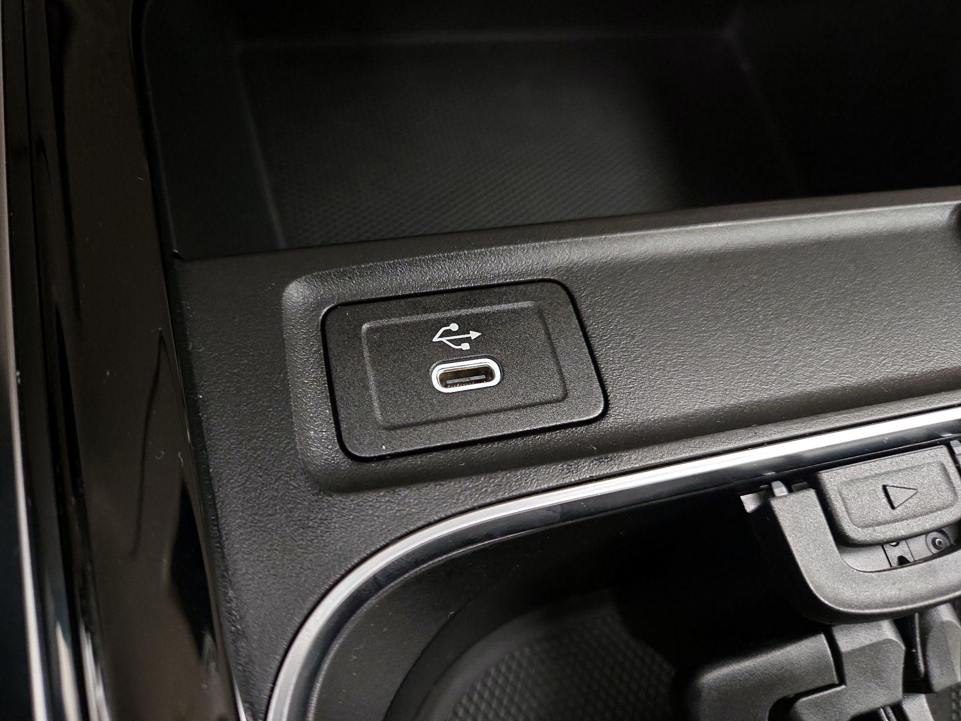 Thumbnail: 2025 Mercedes-Benz GLA - 18