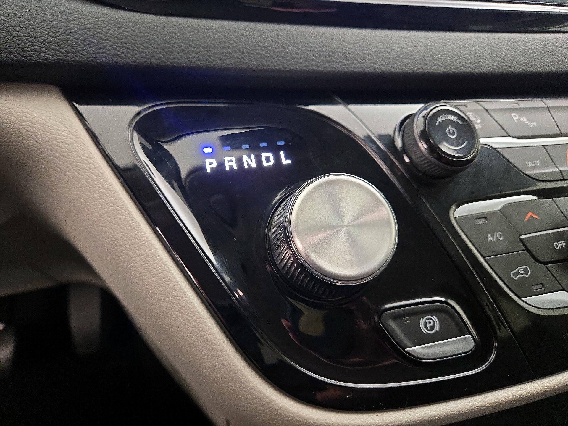 Thumbnail: 2023 Chrysler Pacifica - 17