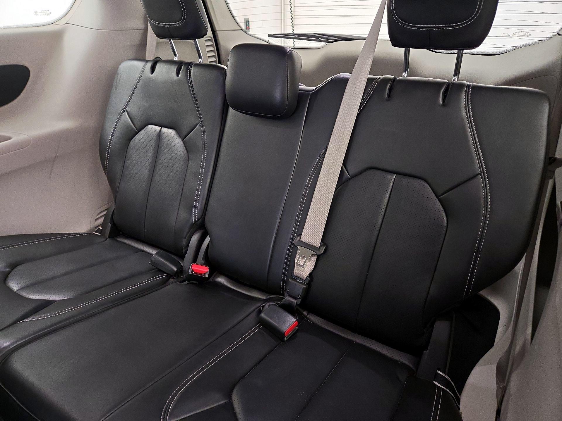 Thumbnail: 2023 Chrysler Pacifica - 20