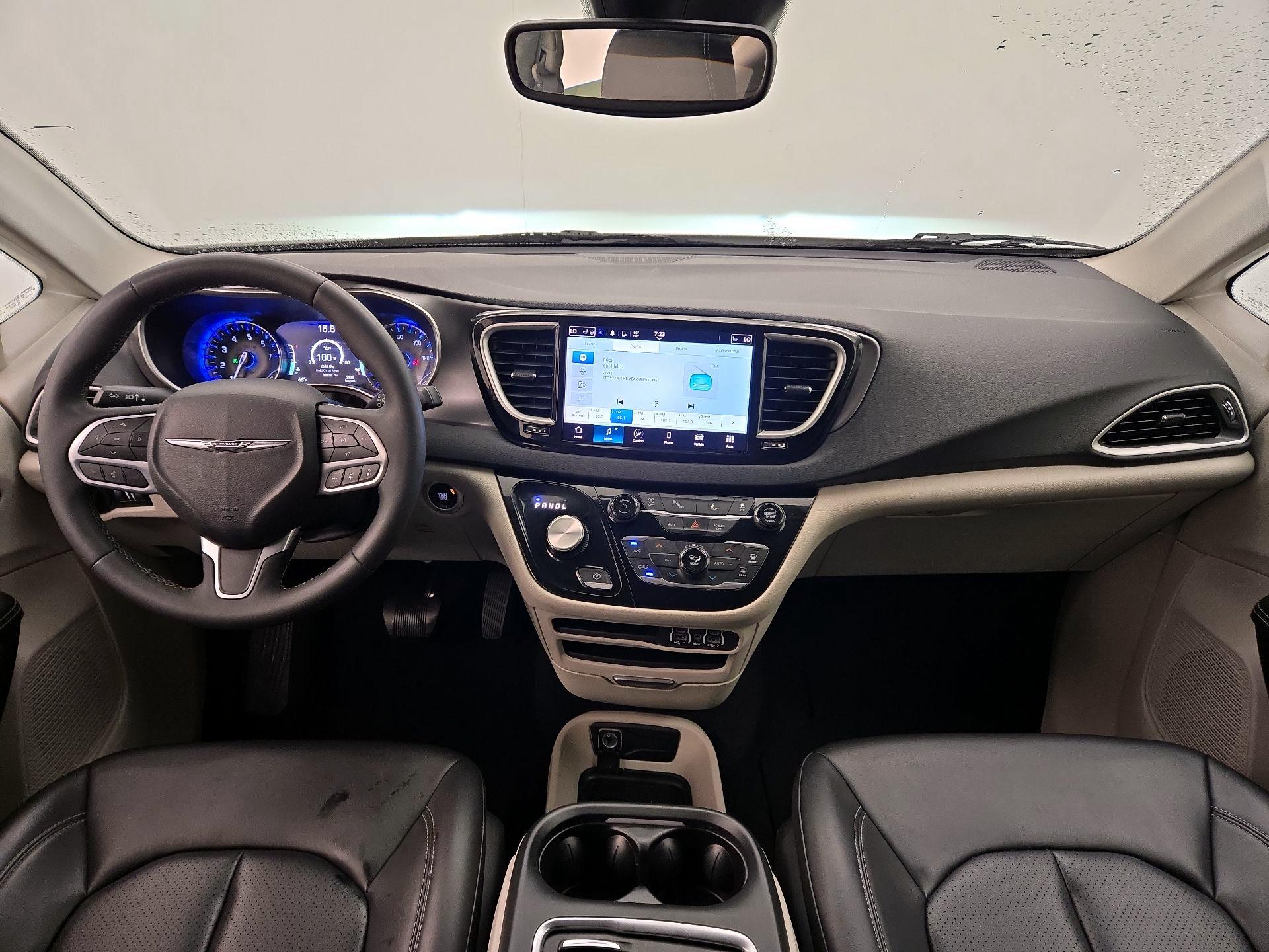 Thumbnail: 2023 Chrysler Pacifica - 9