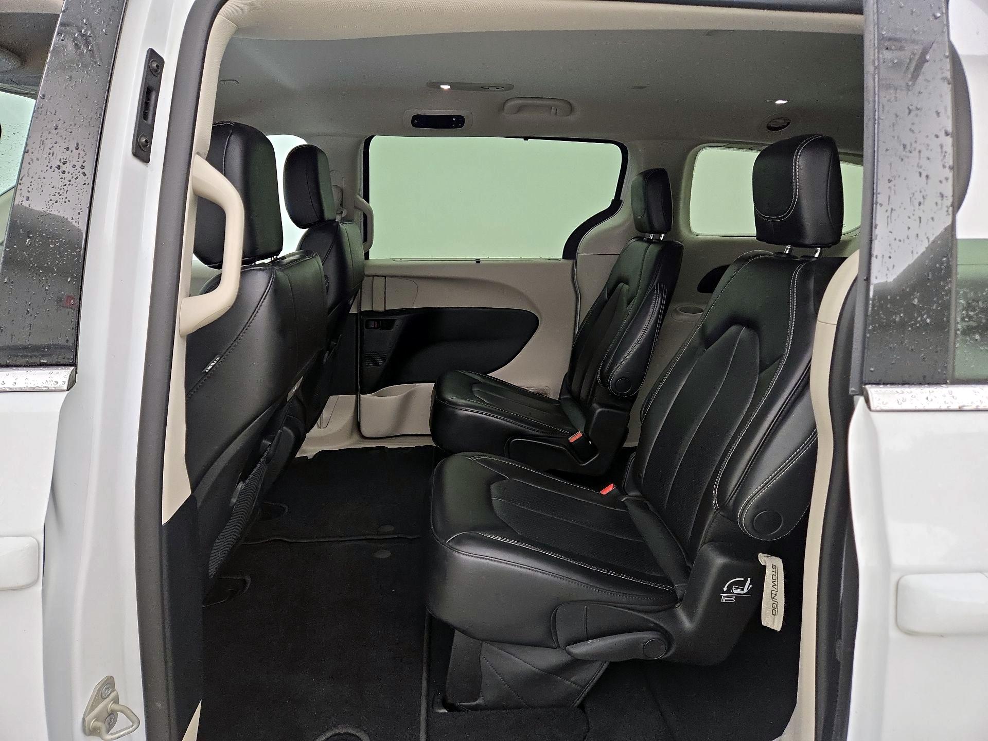 Thumbnail: 2023 Chrysler Pacifica - 19