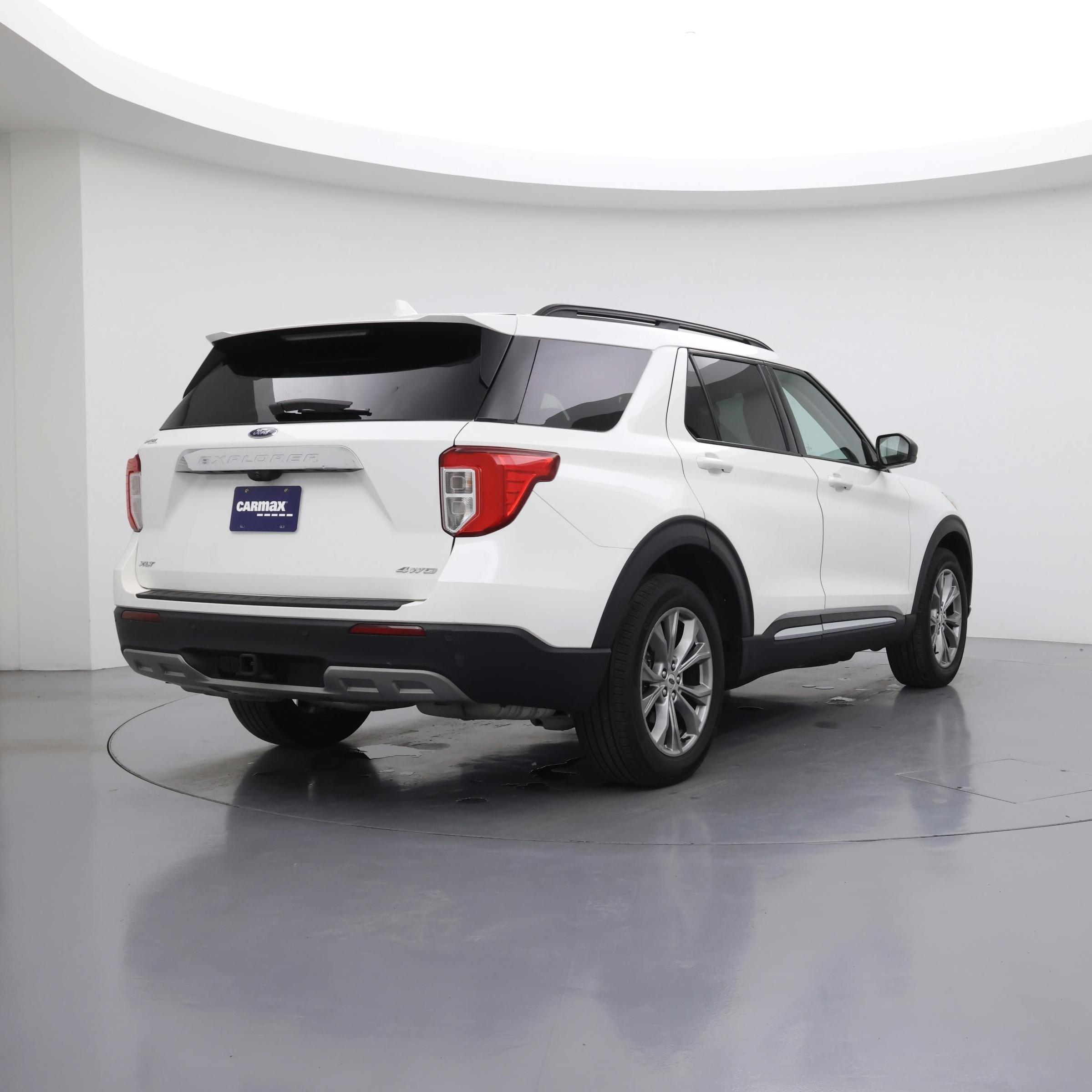Thumbnail: 2022 Ford Explorer - 8