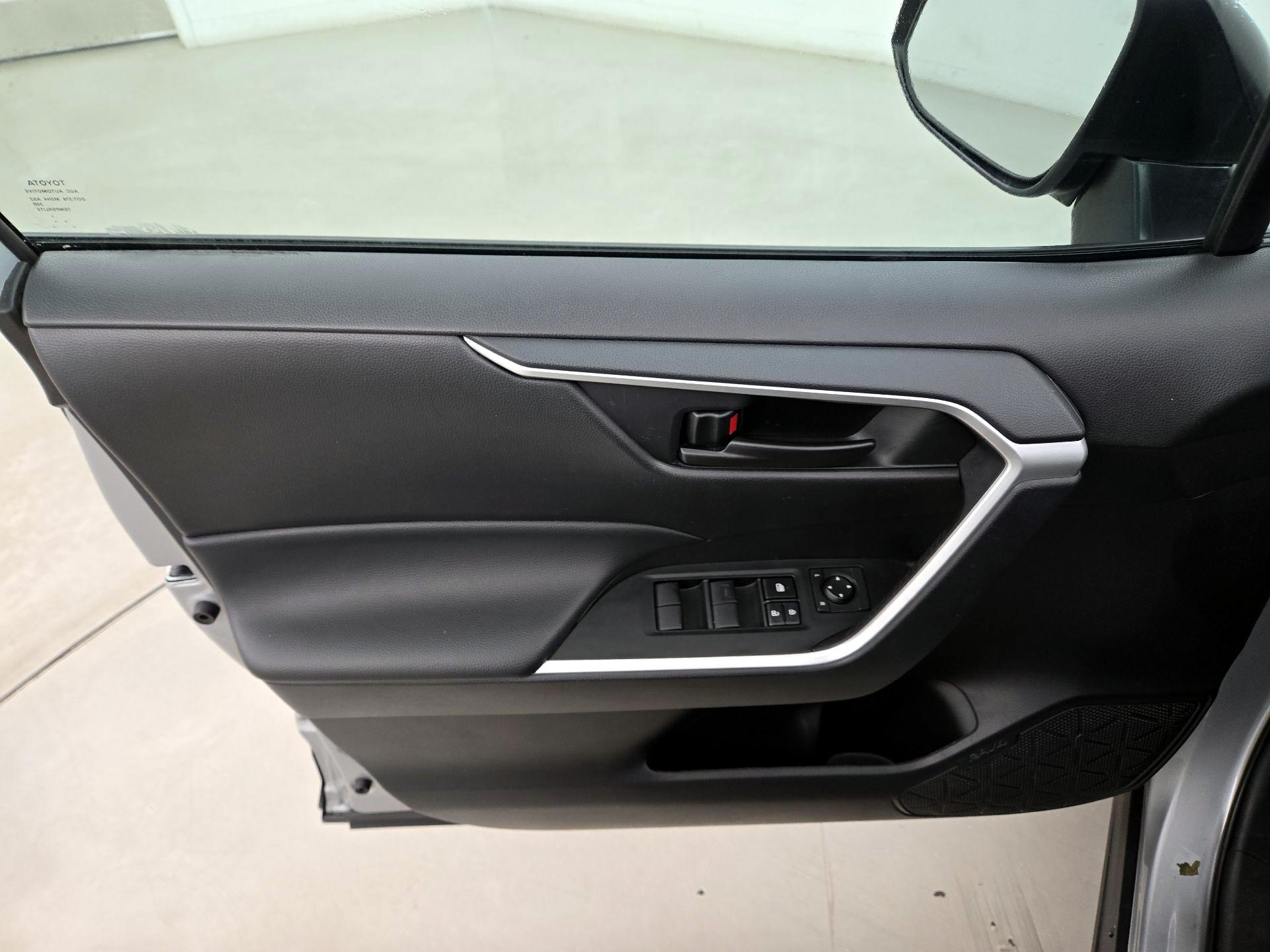 Thumbnail: 2024 Toyota RAV4 - 12