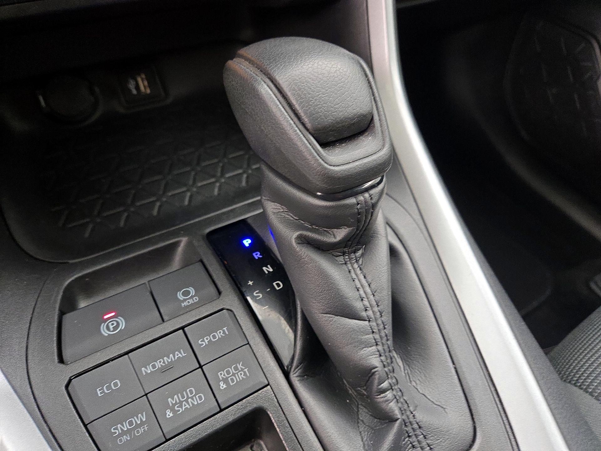 Thumbnail: 2024 Toyota RAV4 - 17