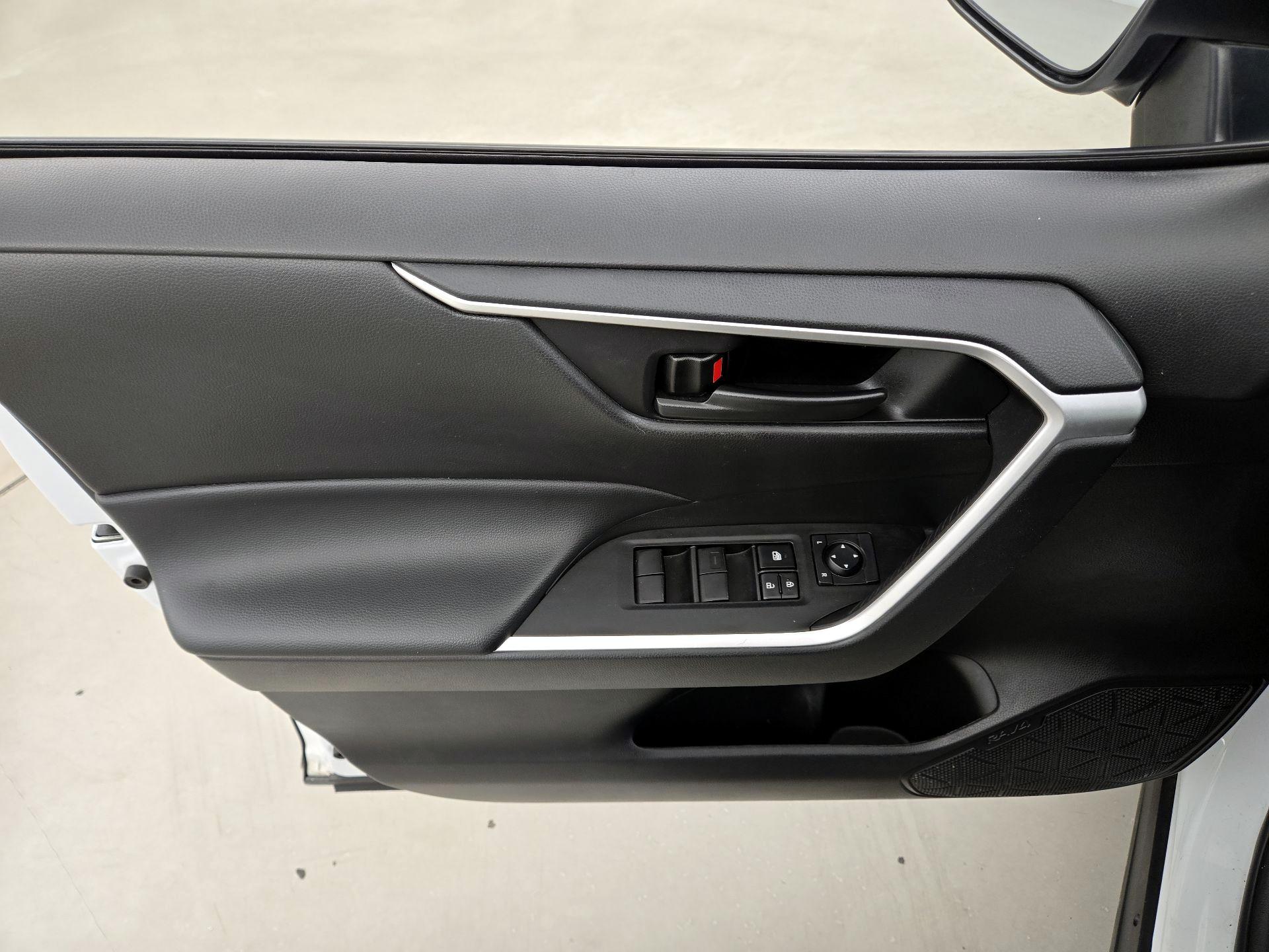 Thumbnail: 2024 Toyota RAV4 - 12