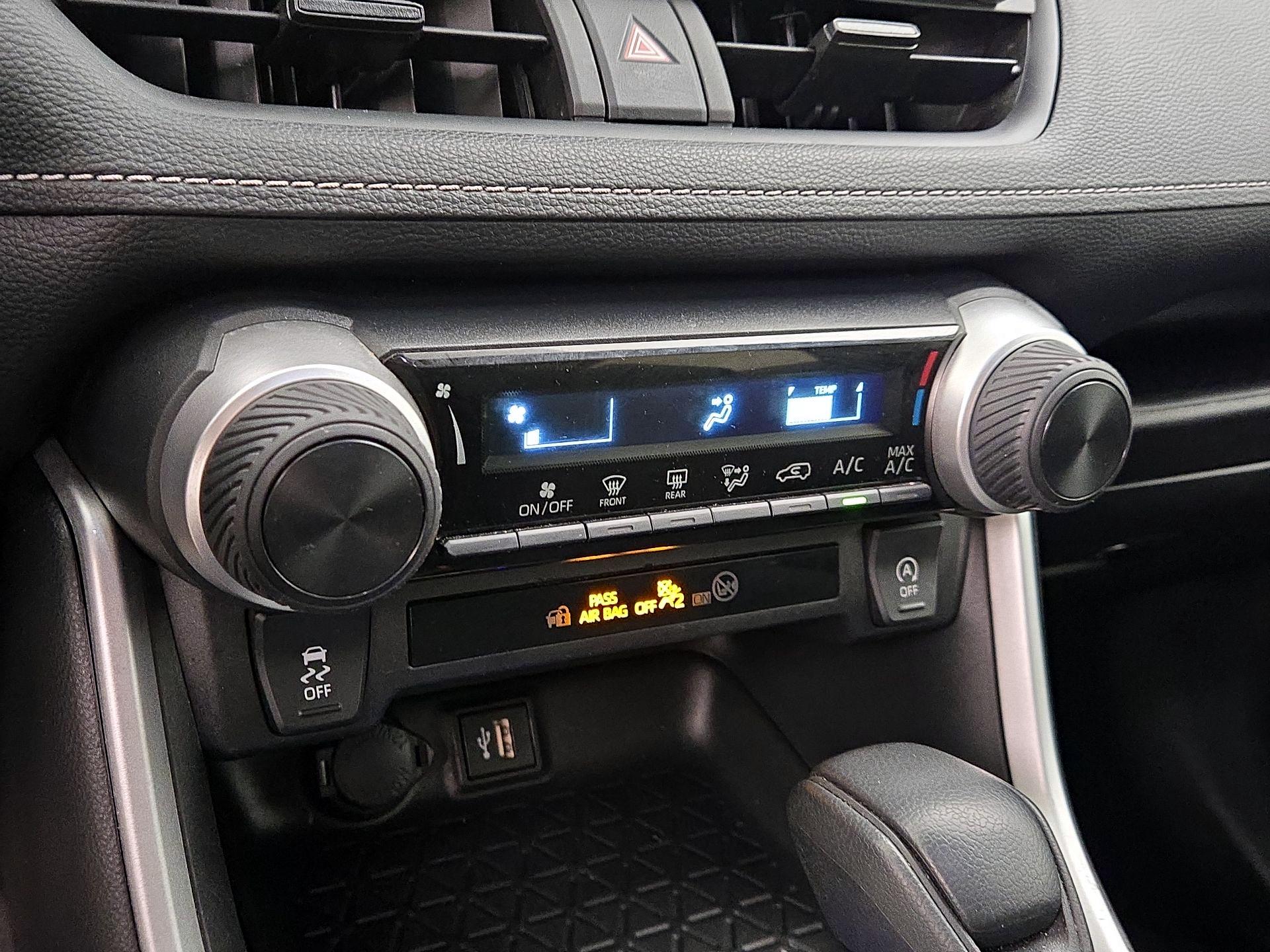 Thumbnail: 2024 Toyota RAV4 - 16