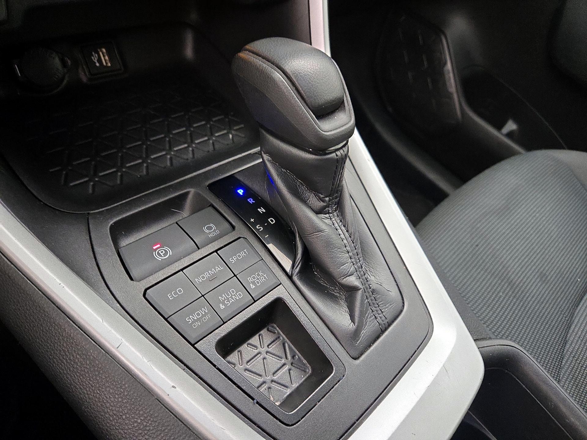 Thumbnail: 2024 Toyota RAV4 - 17