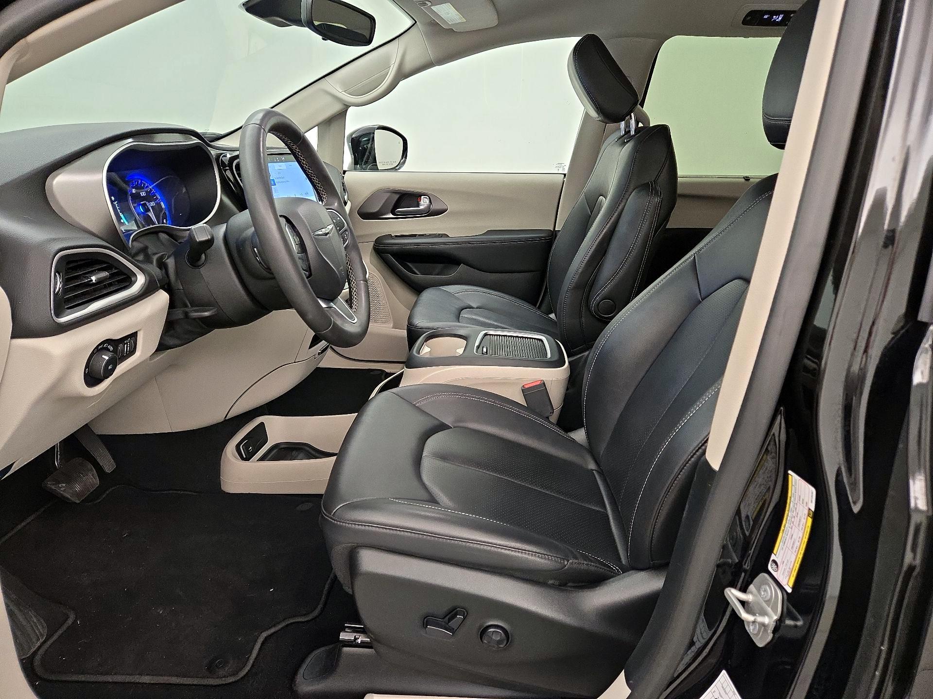 Thumbnail: 2024 Chrysler Pacifica - 11