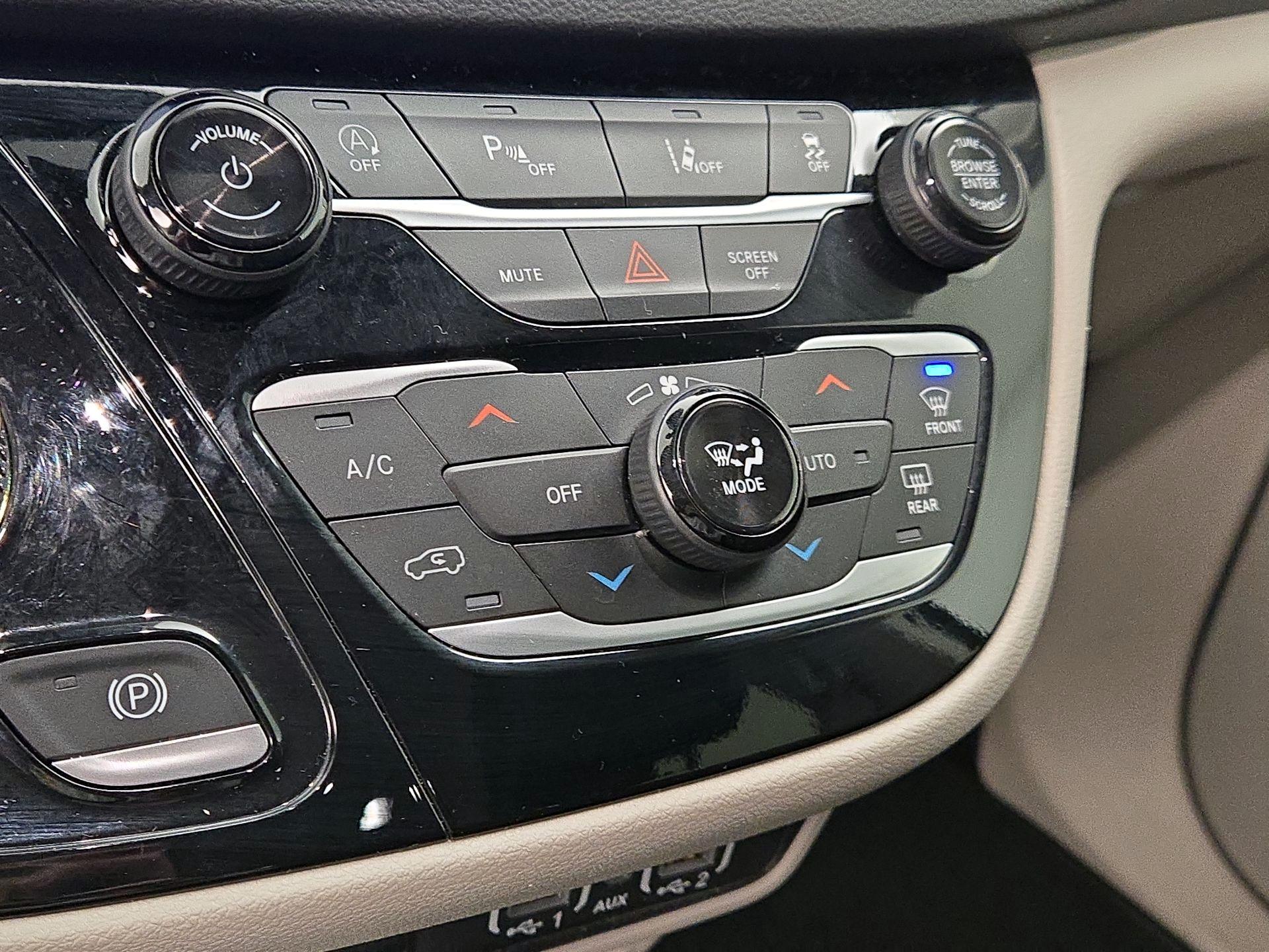 Thumbnail: 2024 Chrysler Pacifica - 16