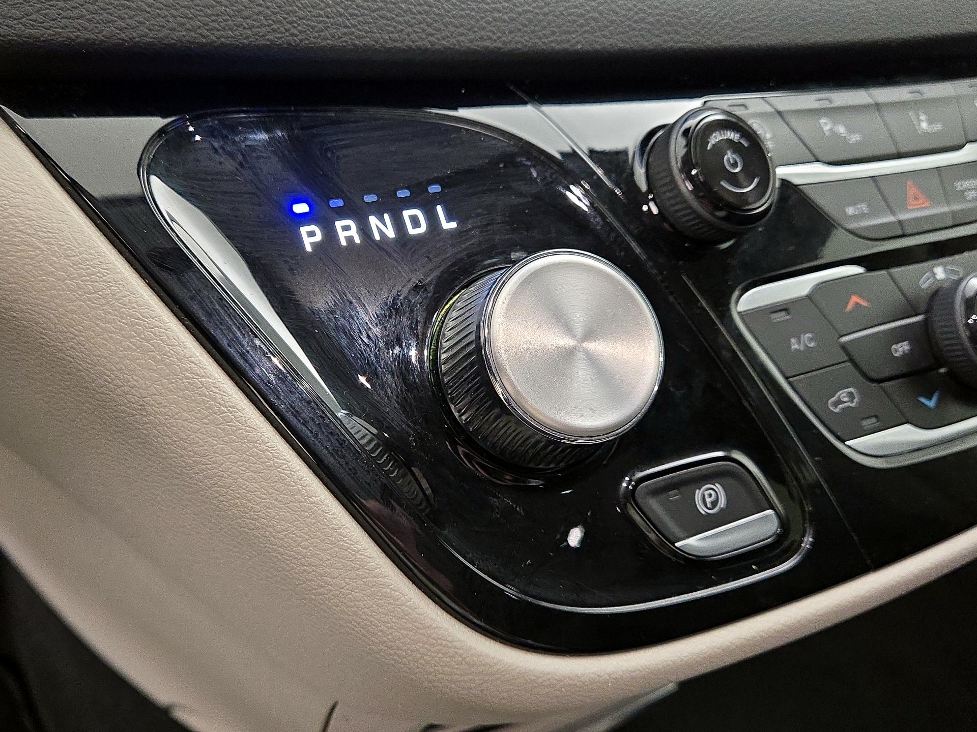 Thumbnail: 2024 Chrysler Pacifica - 17