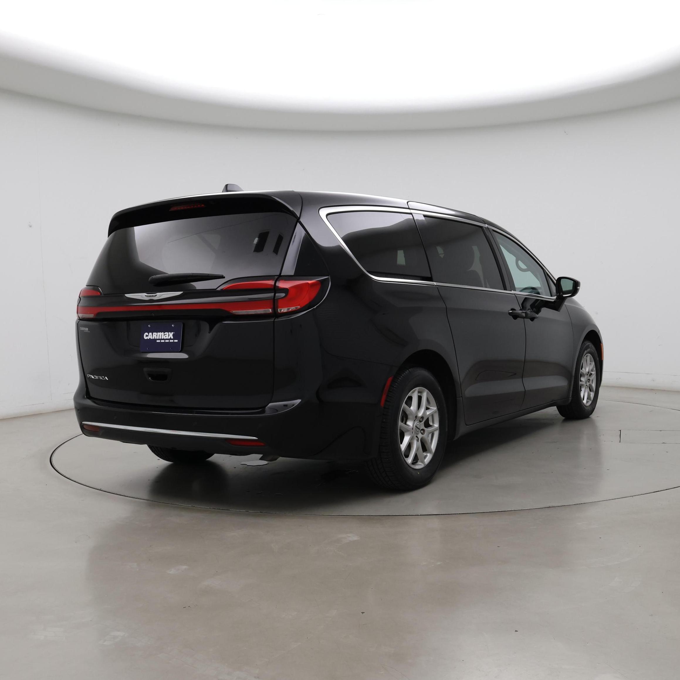 Thumbnail: 2024 Chrysler Pacifica - 8