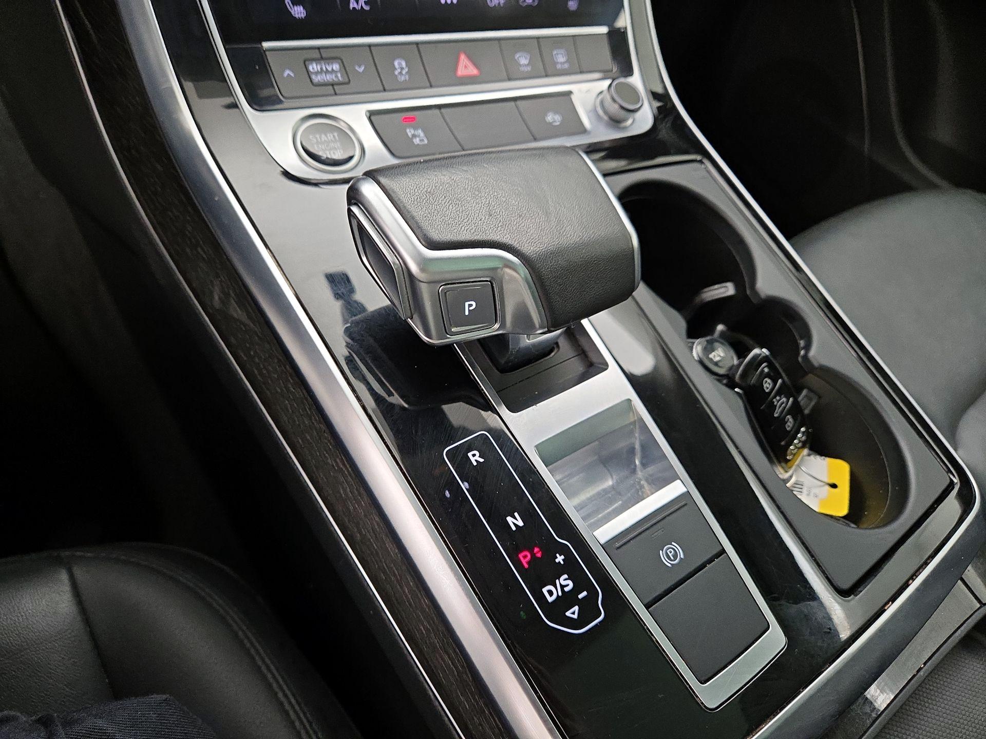 Thumbnail: 2022 Audi Q7 - 17