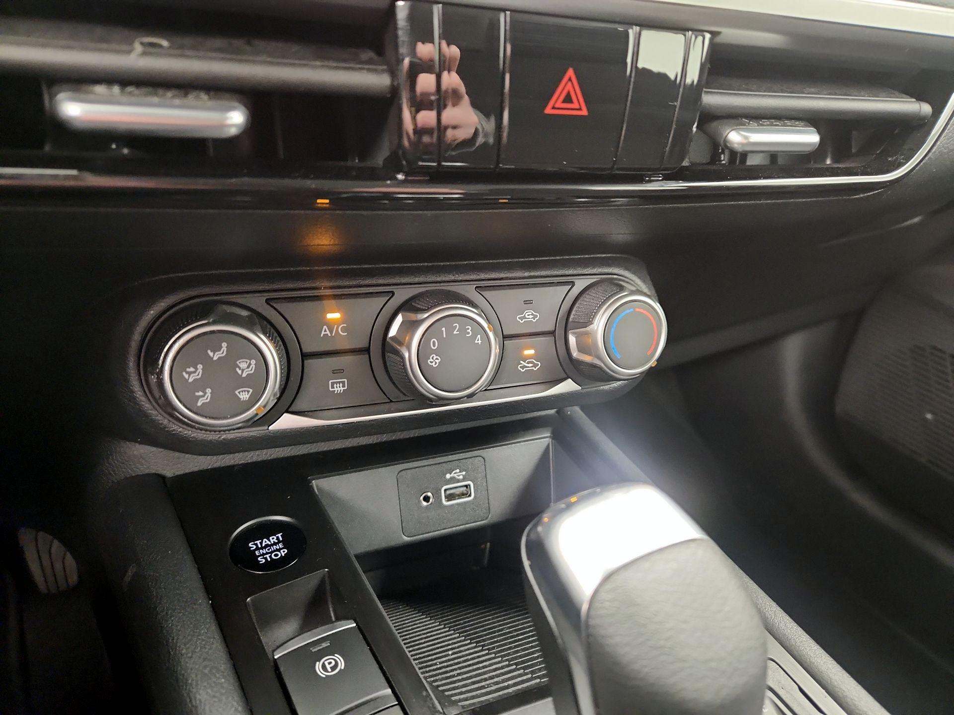 Thumbnail: 2025 Nissan Kicks - 15