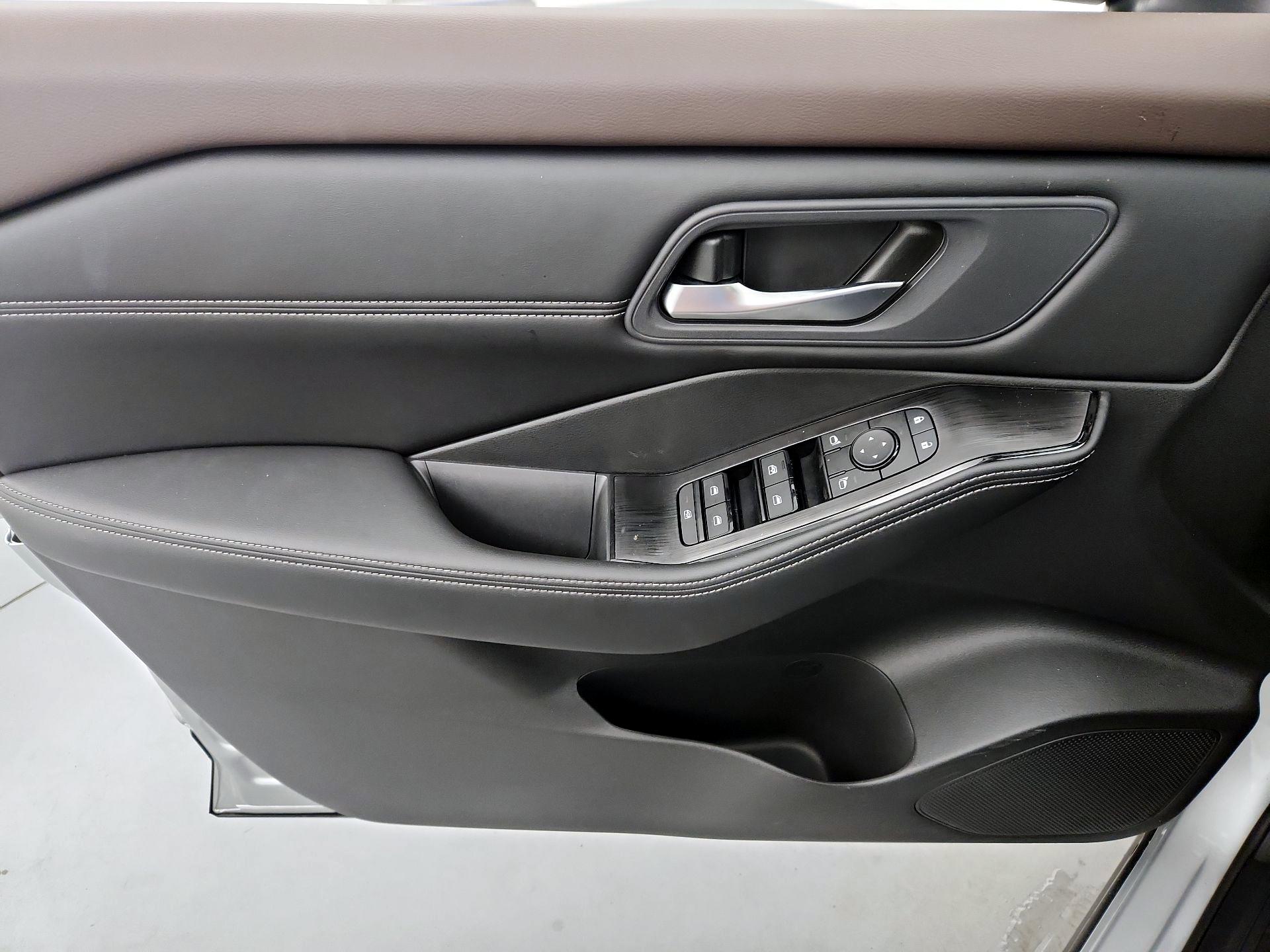 Thumbnail: 2023 Nissan Rogue - 12